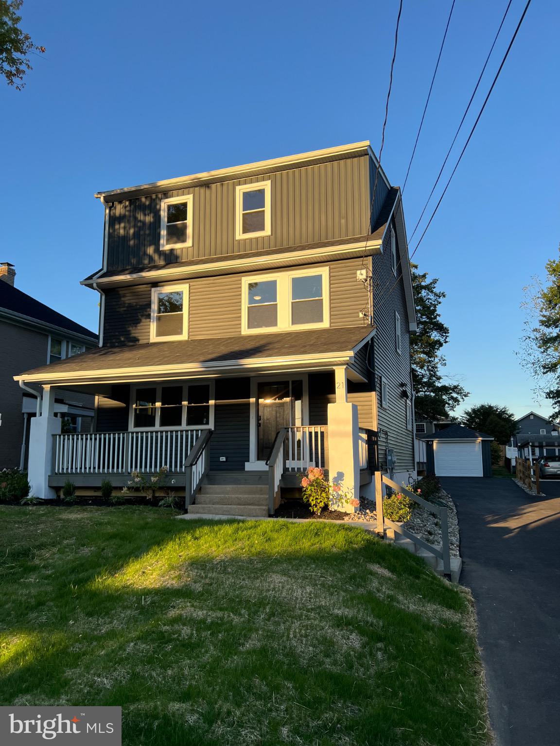 21 MANOR ROAD