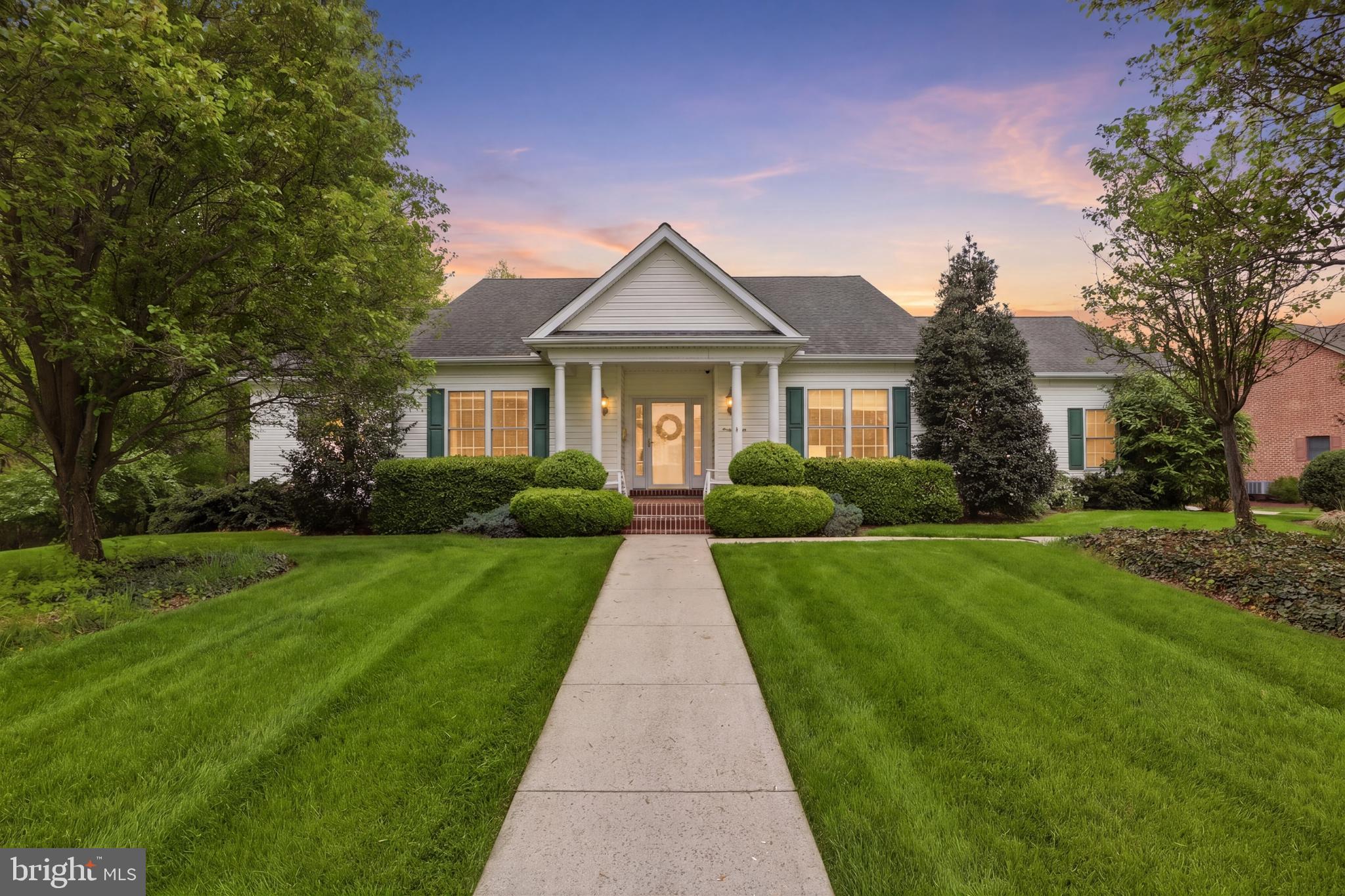 33 WARM BREEZE COURT