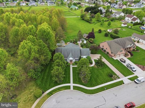 33 WARM BREEZE COURT HANOVER PA 17331