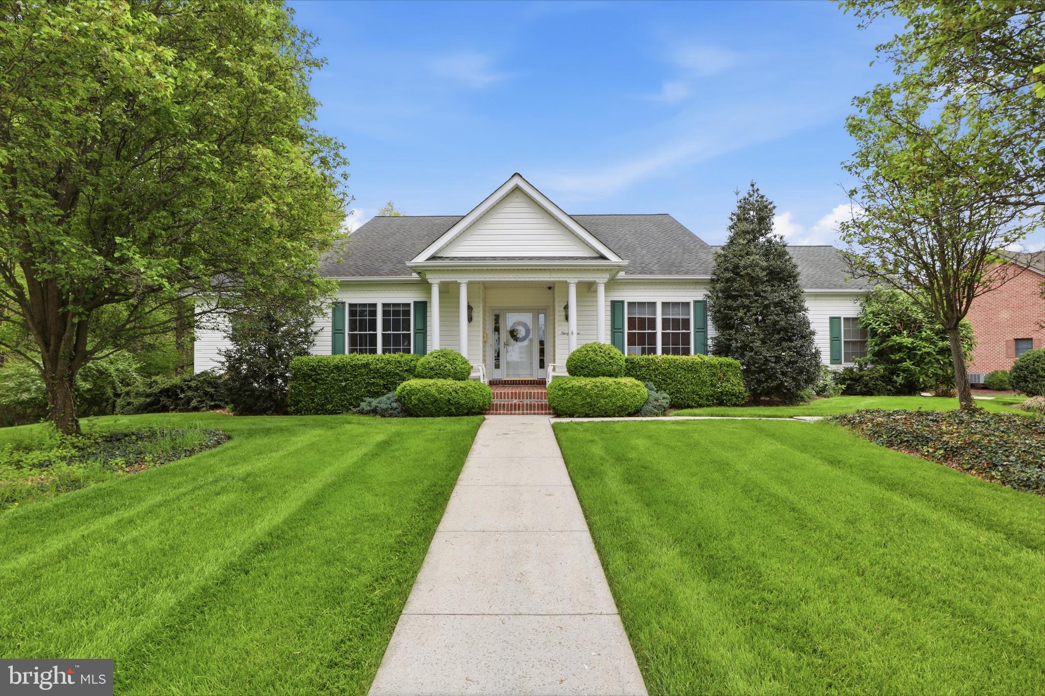 33 WARM BREEZE COURT