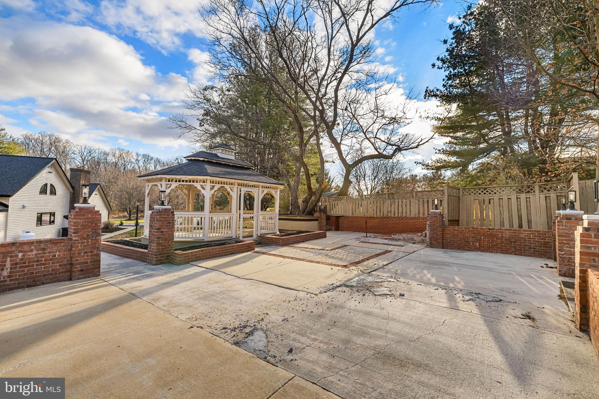 LAURELFORD - Residential