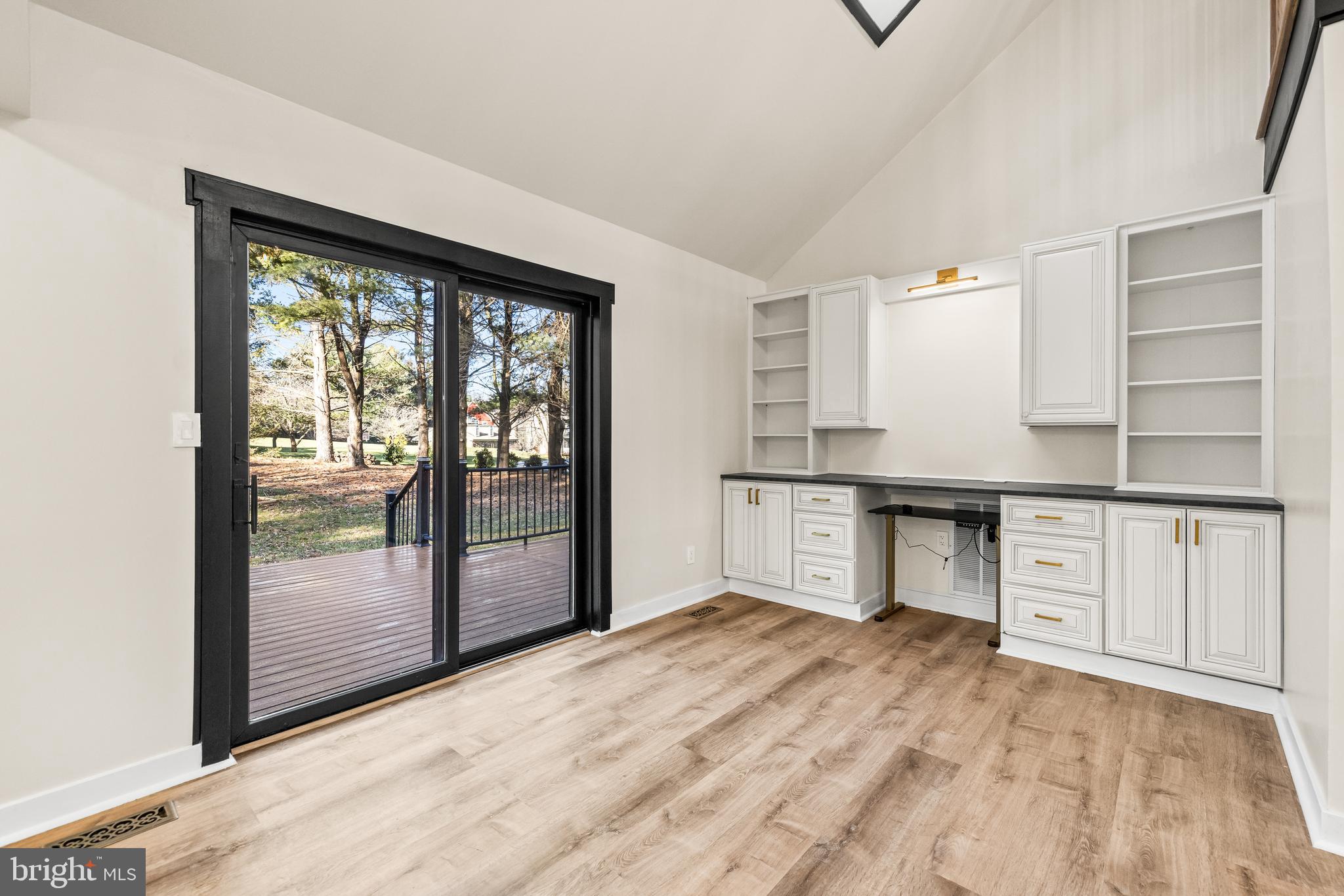 LAURELFORD - Residential