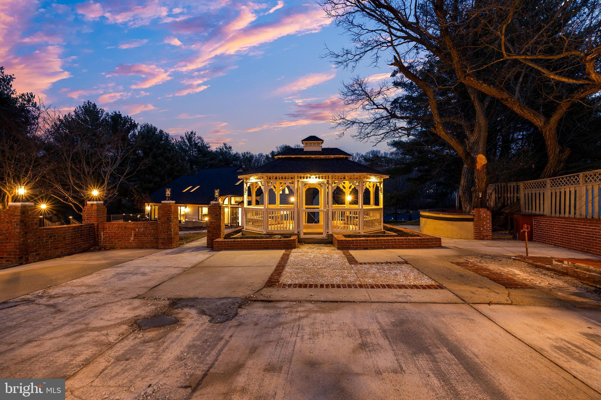 LAURELFORD - Residential