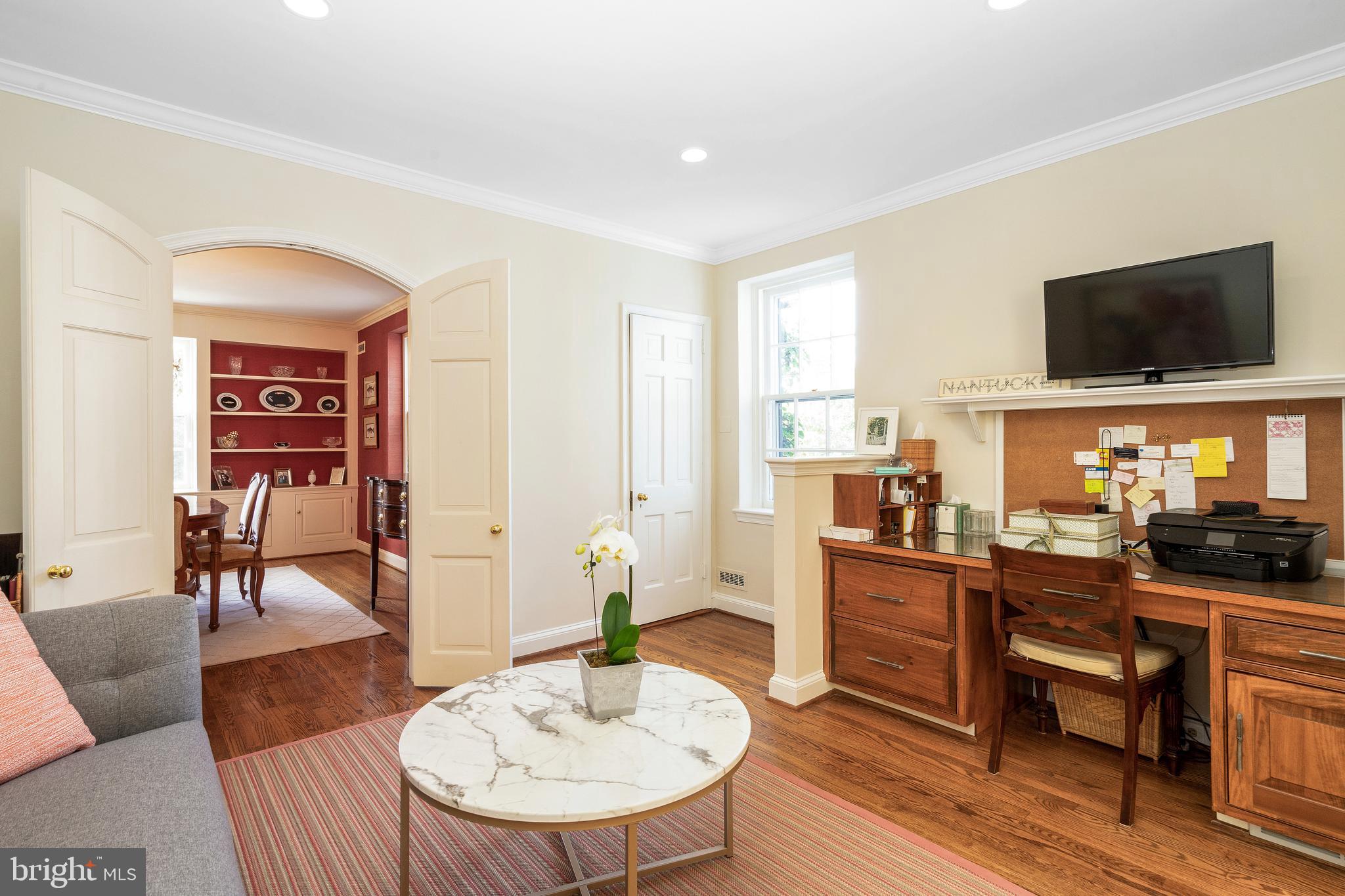 CHESTNUT HILL - Residential