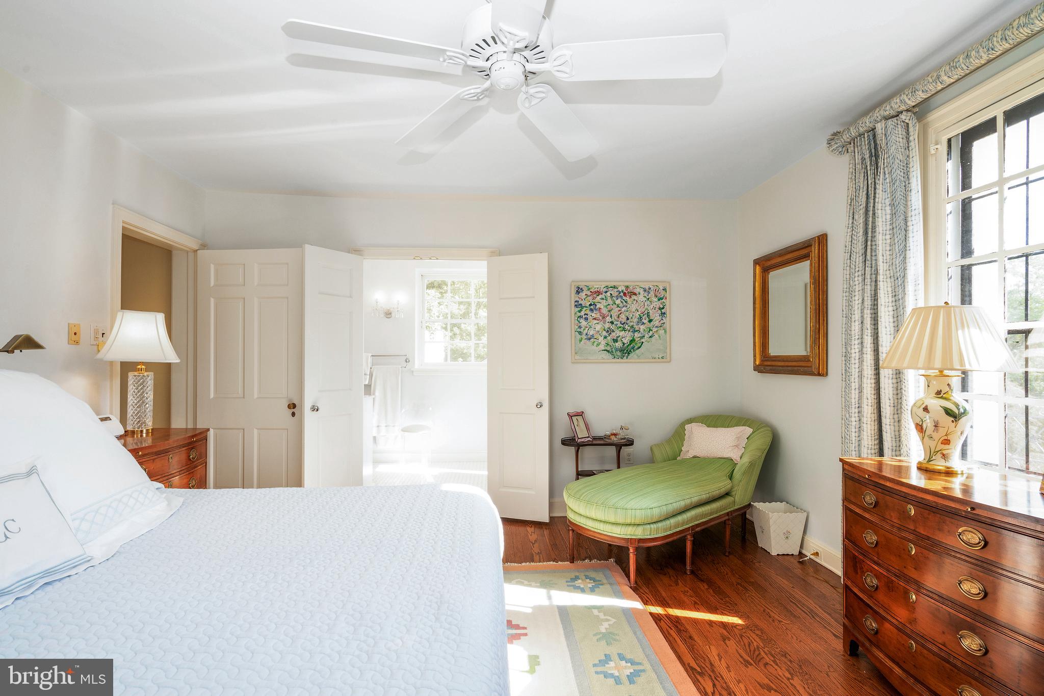 CHESTNUT HILL - Residential