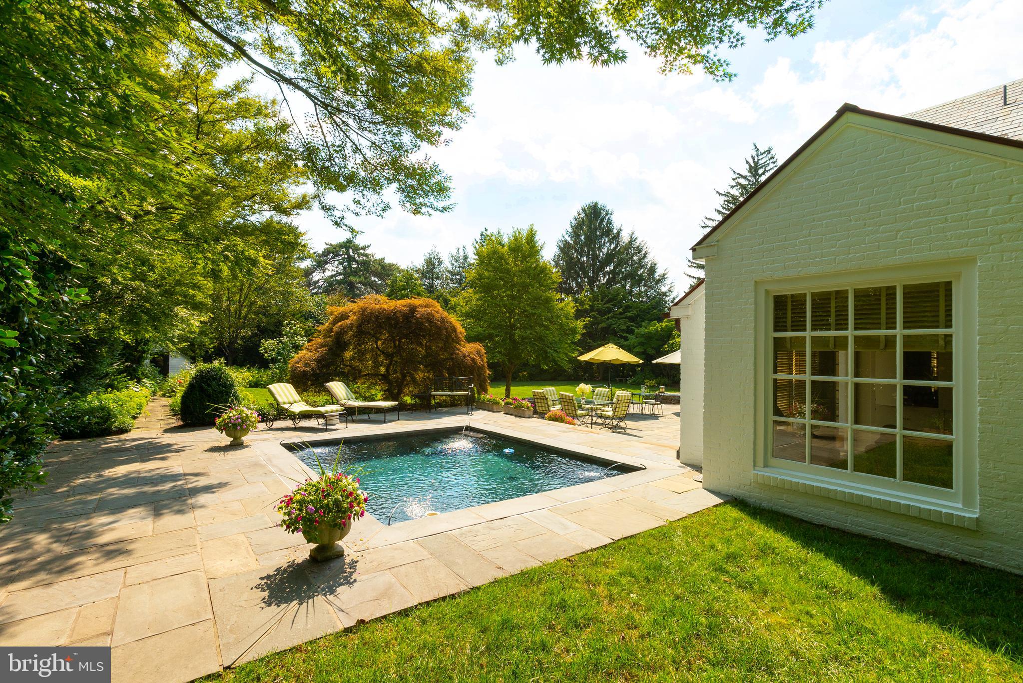 CHESTNUT HILL - Residential