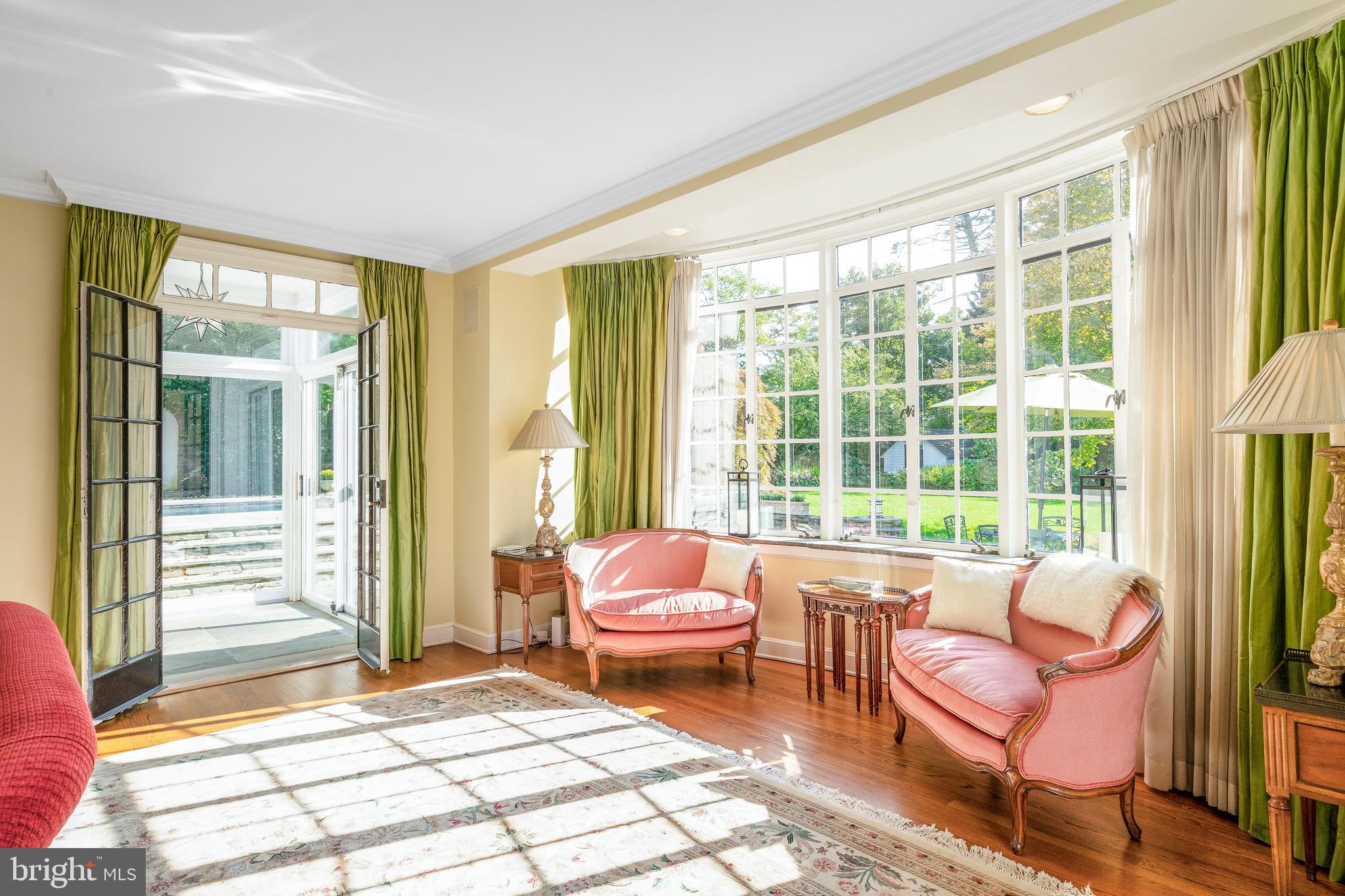 CHESTNUT HILL - Residential