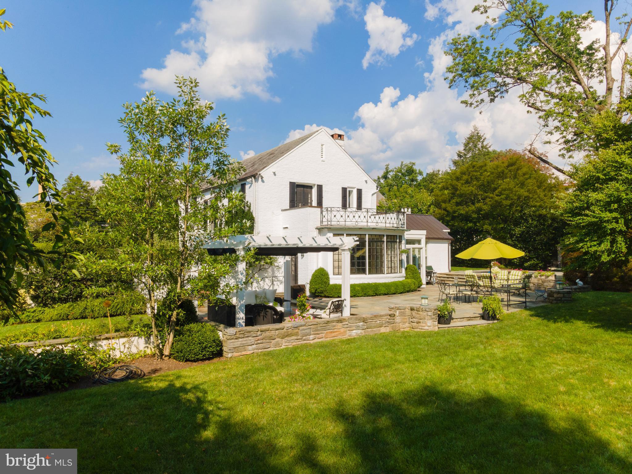 CHESTNUT HILL - Residential