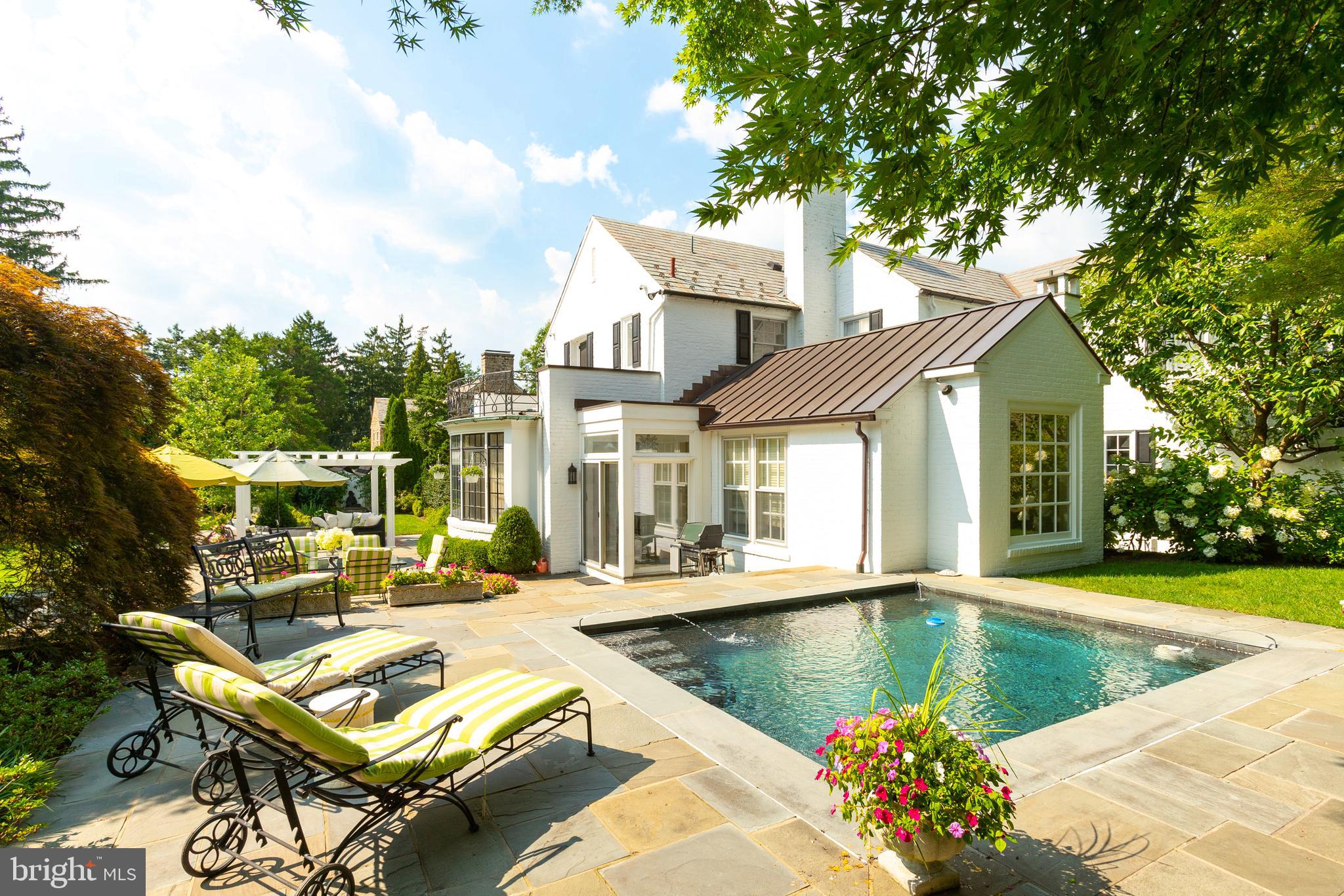 CHESTNUT HILL - Residential