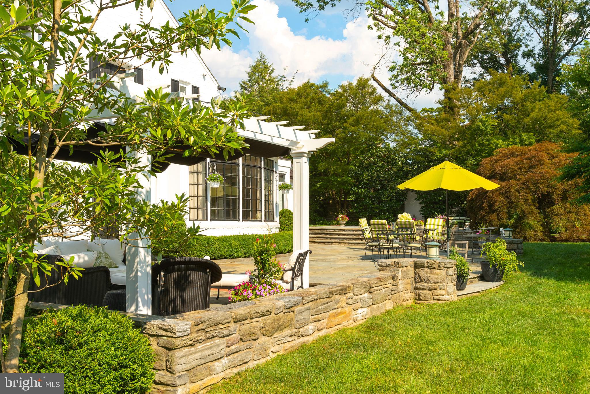 CHESTNUT HILL - Residential