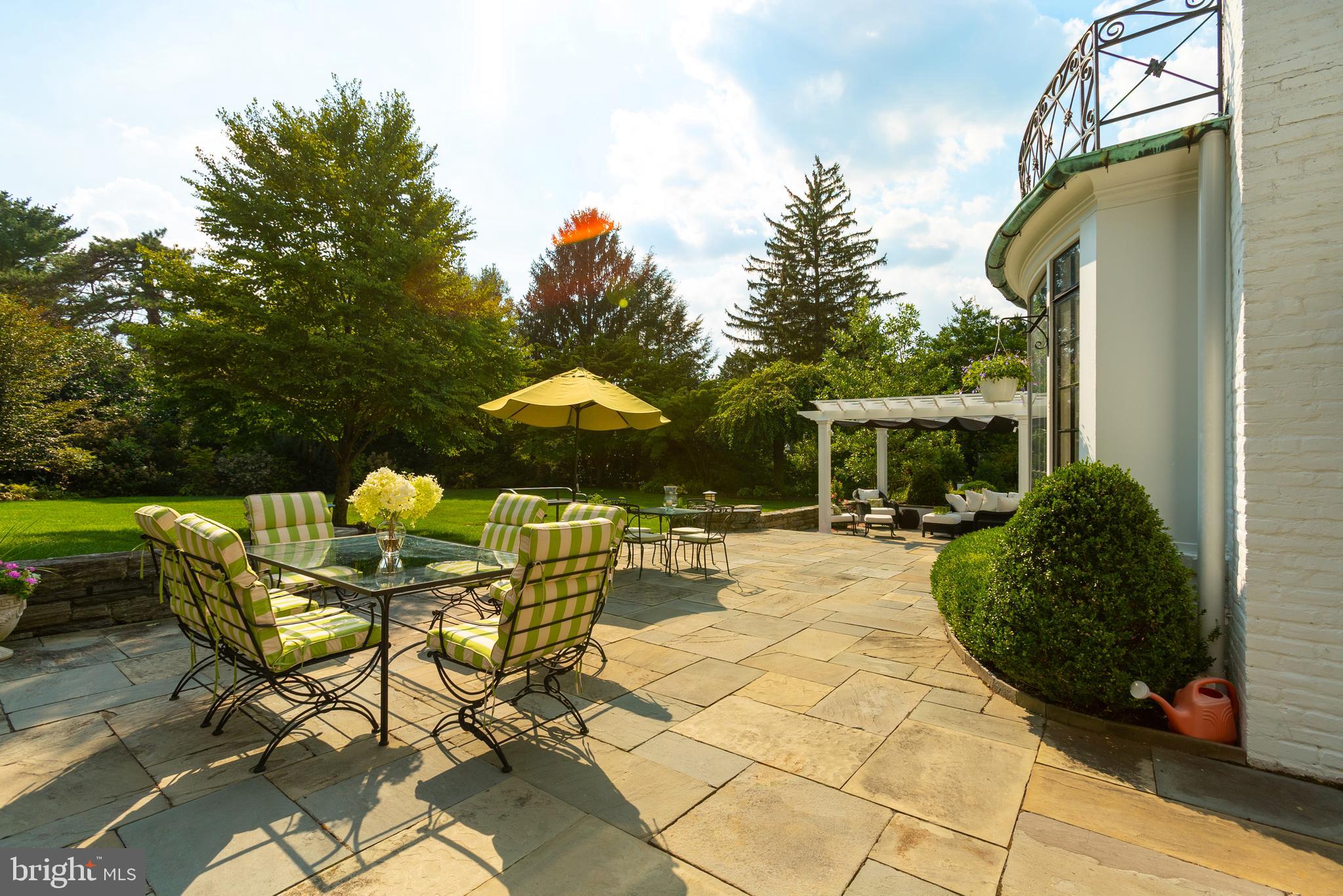 CHESTNUT HILL - Residential