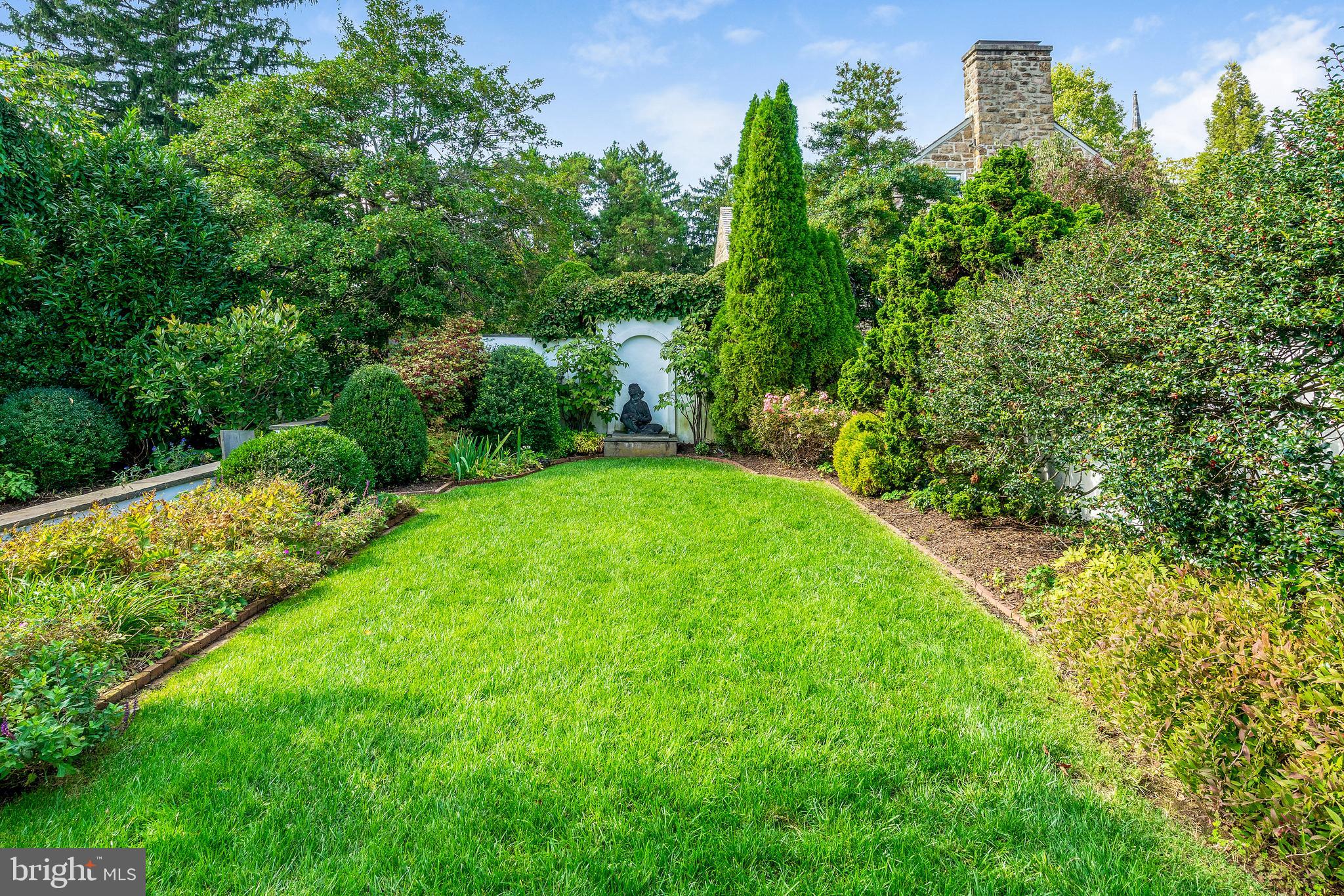 CHESTNUT HILL - Residential