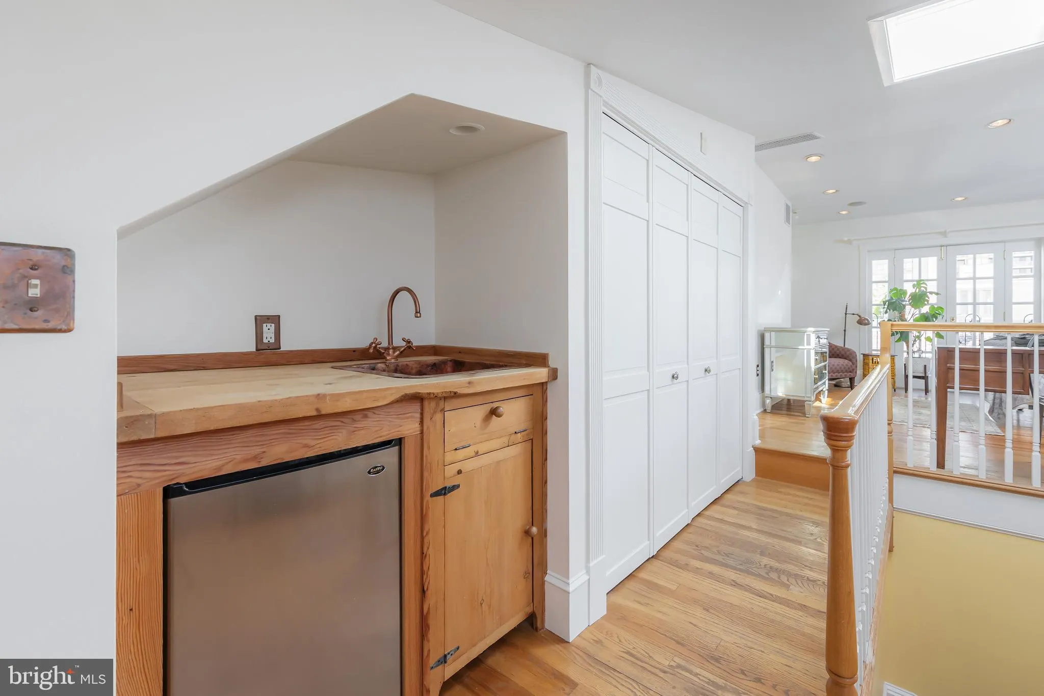 Philadelphia, Pennsylvania 19106, United States, 4 Bedrooms Bedrooms, ,3 BathroomsBathrooms,Residential,Active,32777