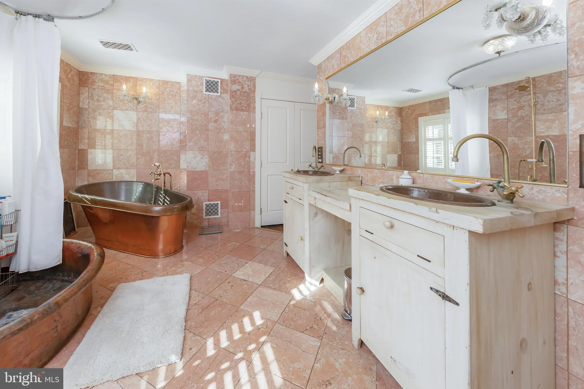 Philadelphia, Pennsylvania 19106, United States, 4 Bedrooms Bedrooms, ,3 BathroomsBathrooms,Residential,Active,32777