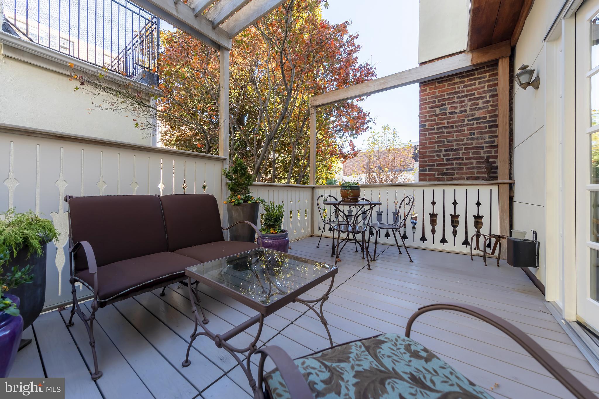 SOCIETY HILL - Residential