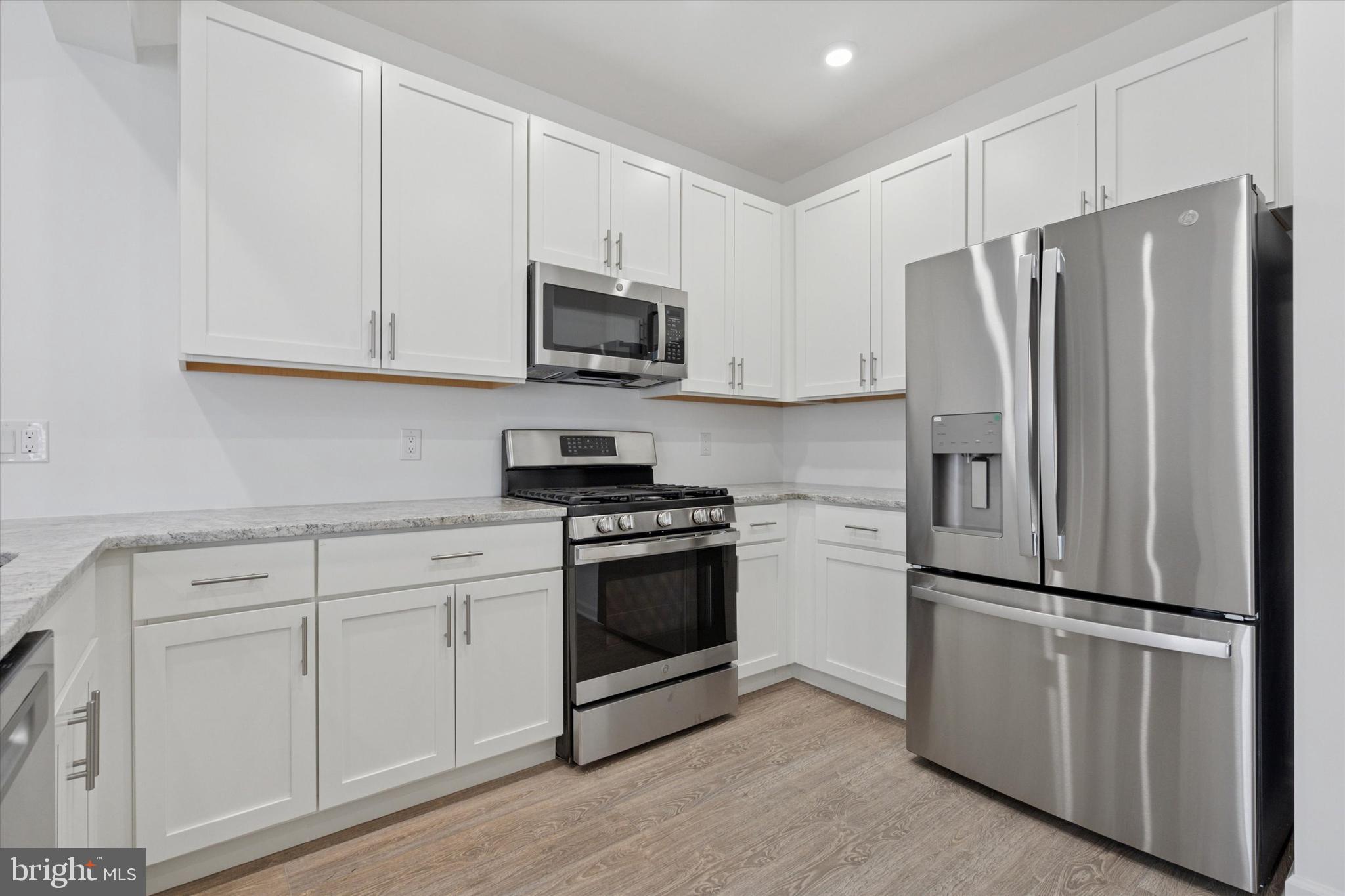 RADCLIFFE COURT - Residential