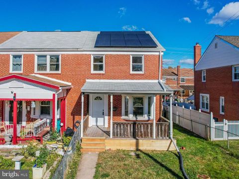 Photo of 910 N Marlyn Avenue, BALTIMORE, MD 21221 (MLS # MDBC2145030)