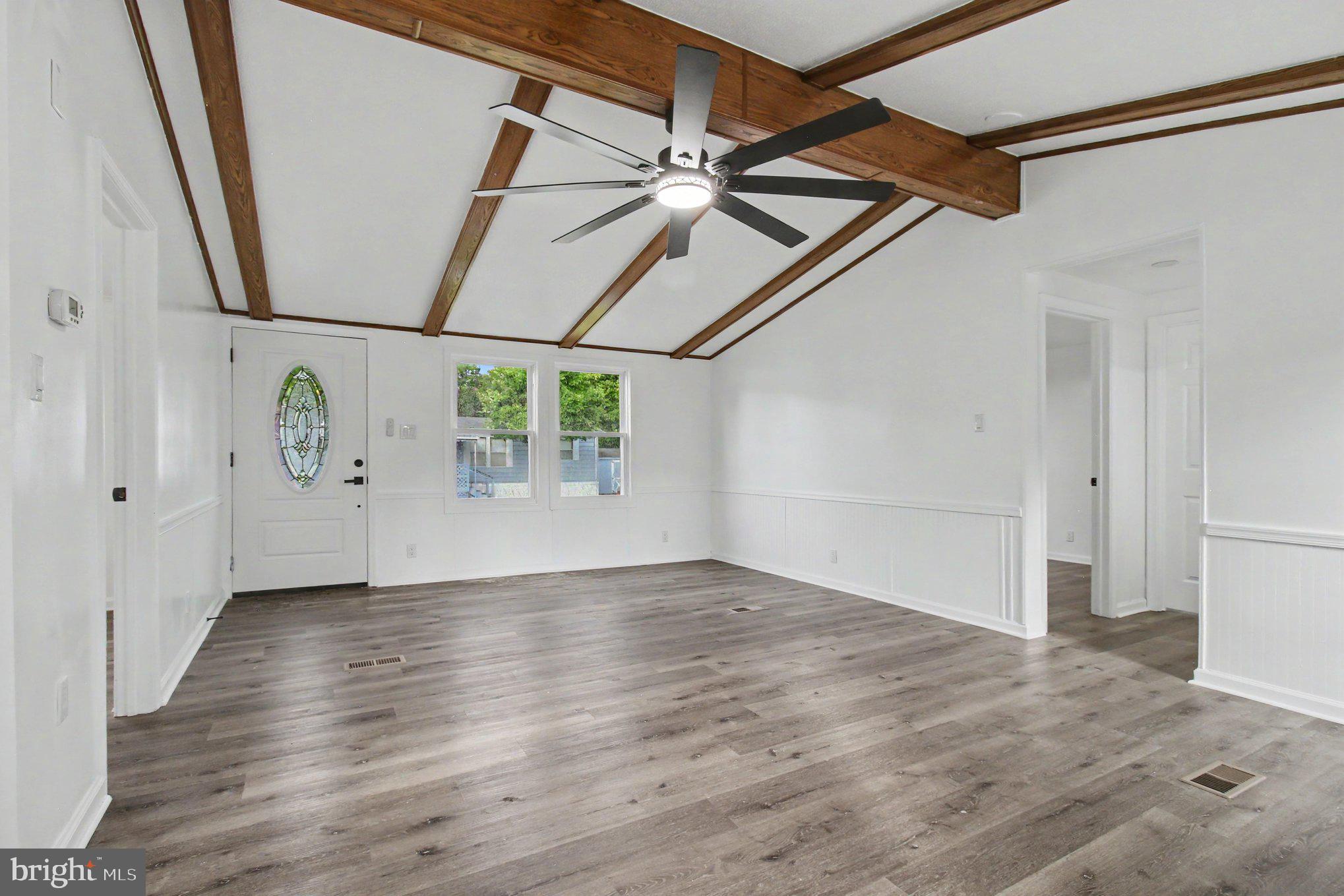 606 RED OAK DRIVE