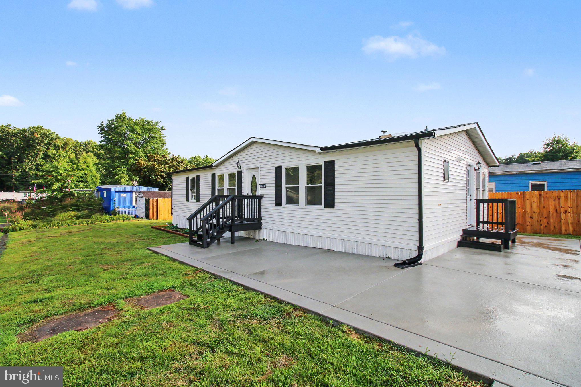 606 RED OAK DRIVE