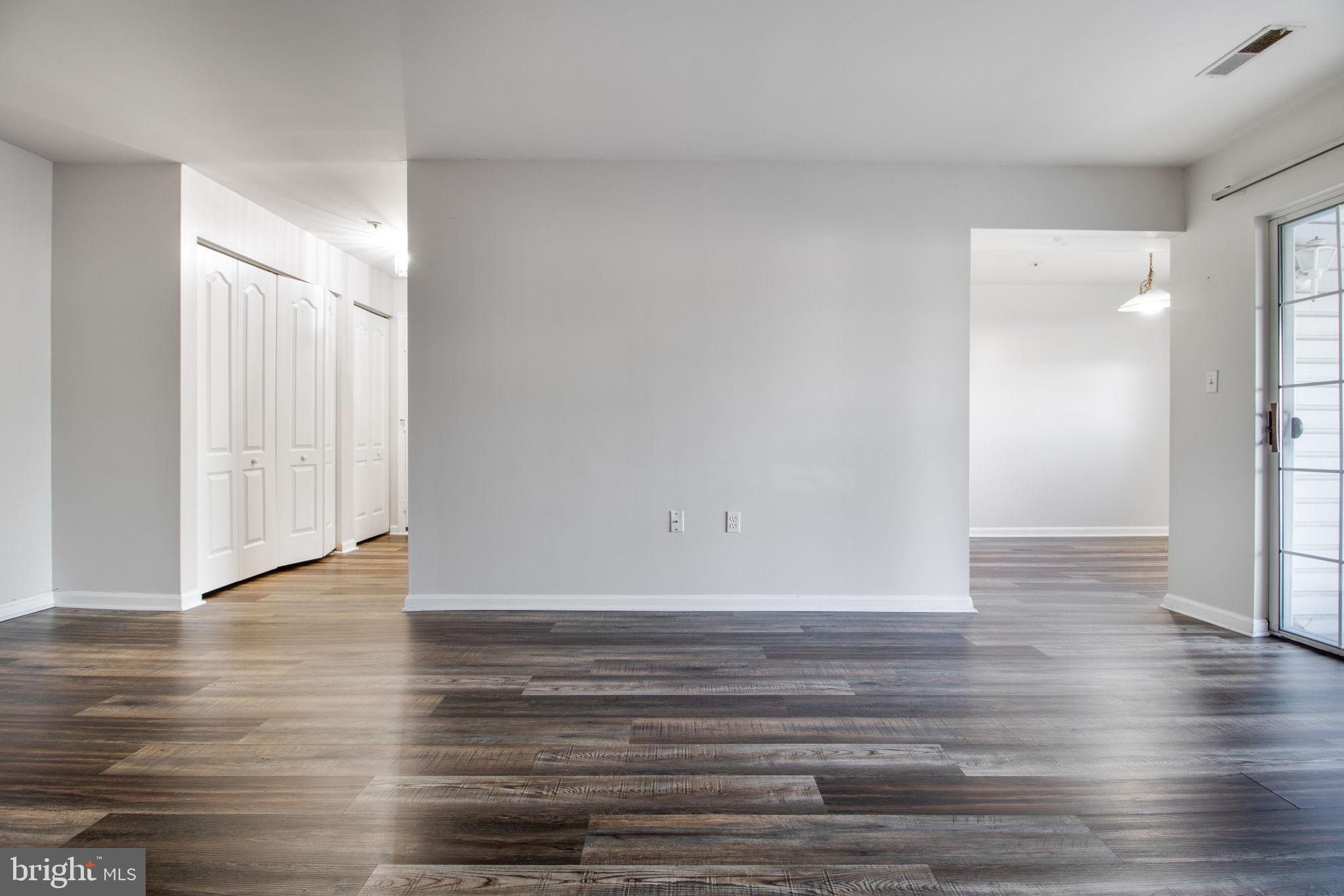 VILLAGE OF MONTGOMERY RUN - Residential Lease