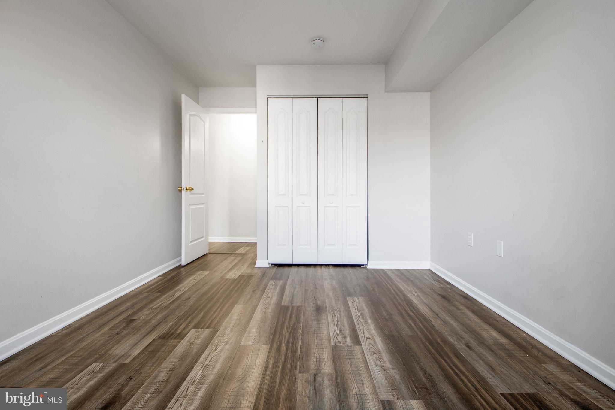 VILLAGE OF MONTGOMERY RUN - Residential Lease