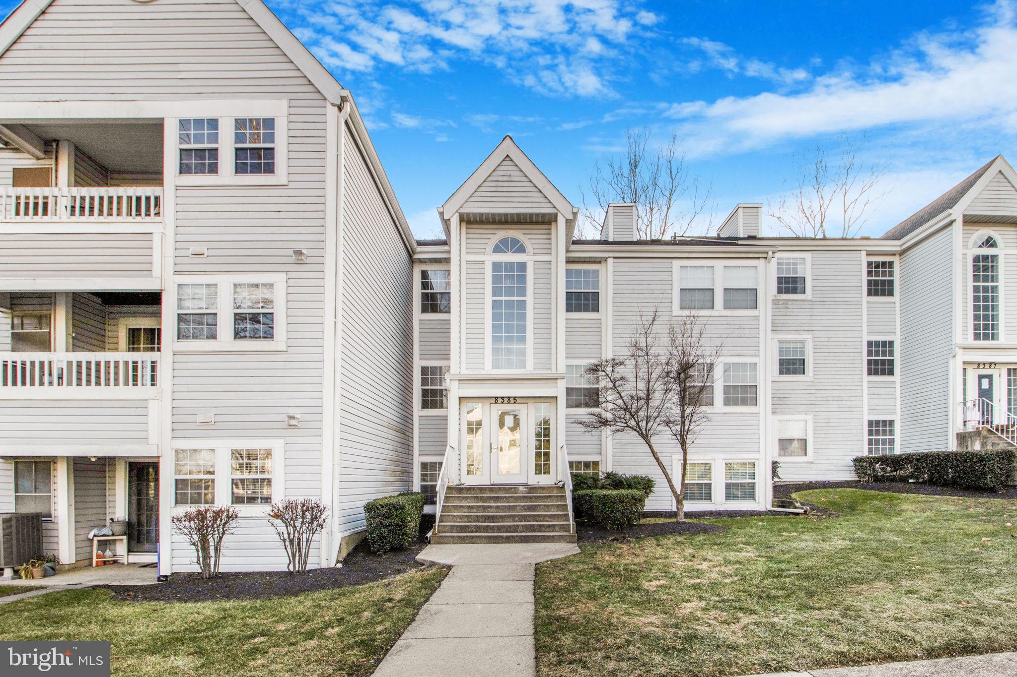 VILLAGE OF MONTGOMERY RUN - Residential Lease