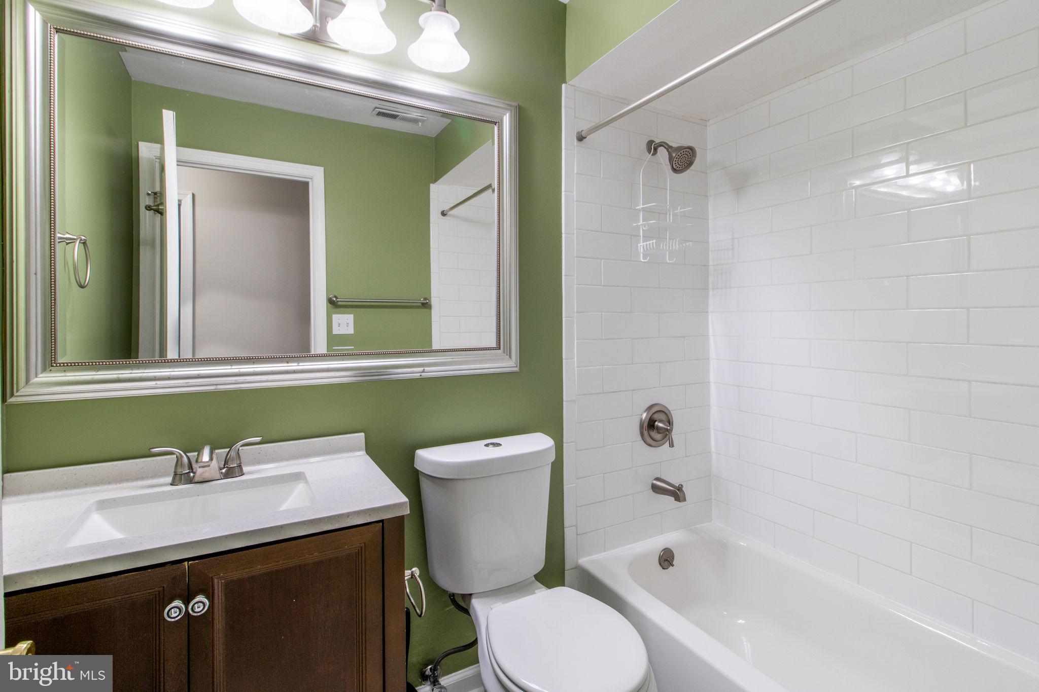 VILLAGE OF MONTGOMERY RUN - Residential Lease