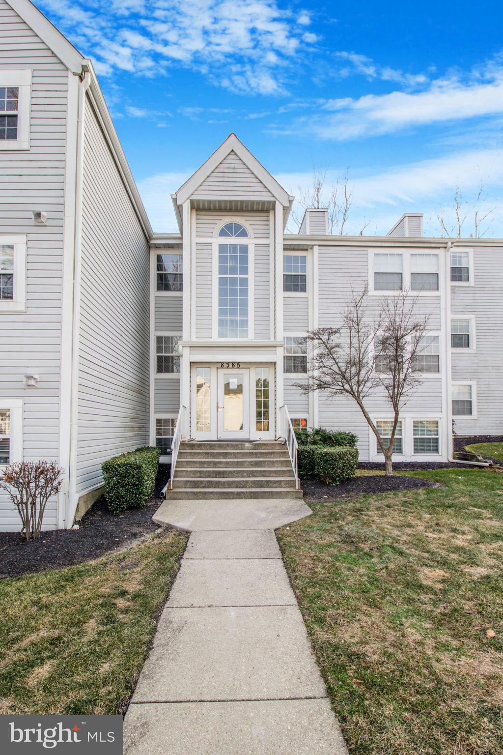 VILLAGE OF MONTGOMERY RUN - Residential Lease