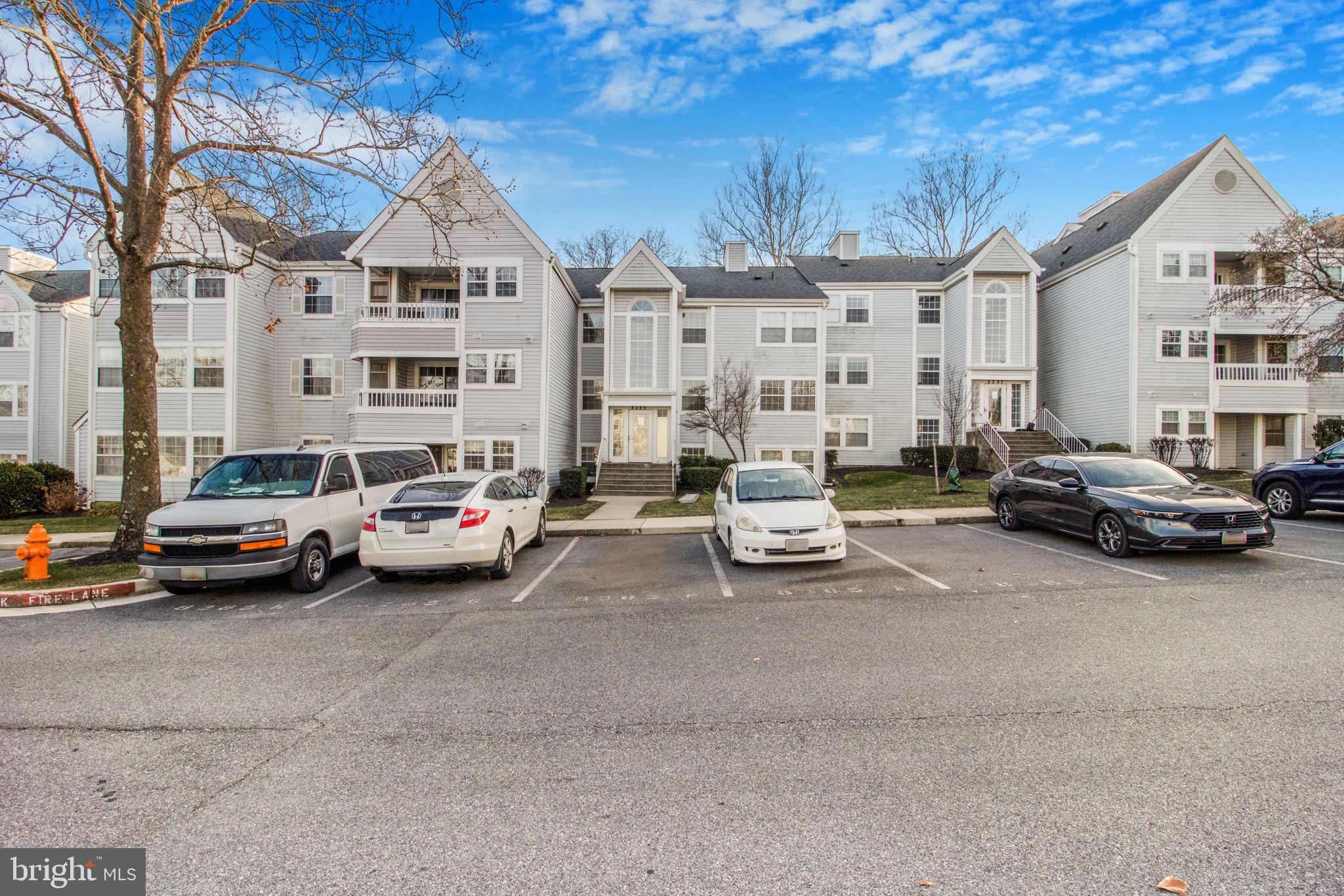 VILLAGE OF MONTGOMERY RUN - Residential Lease