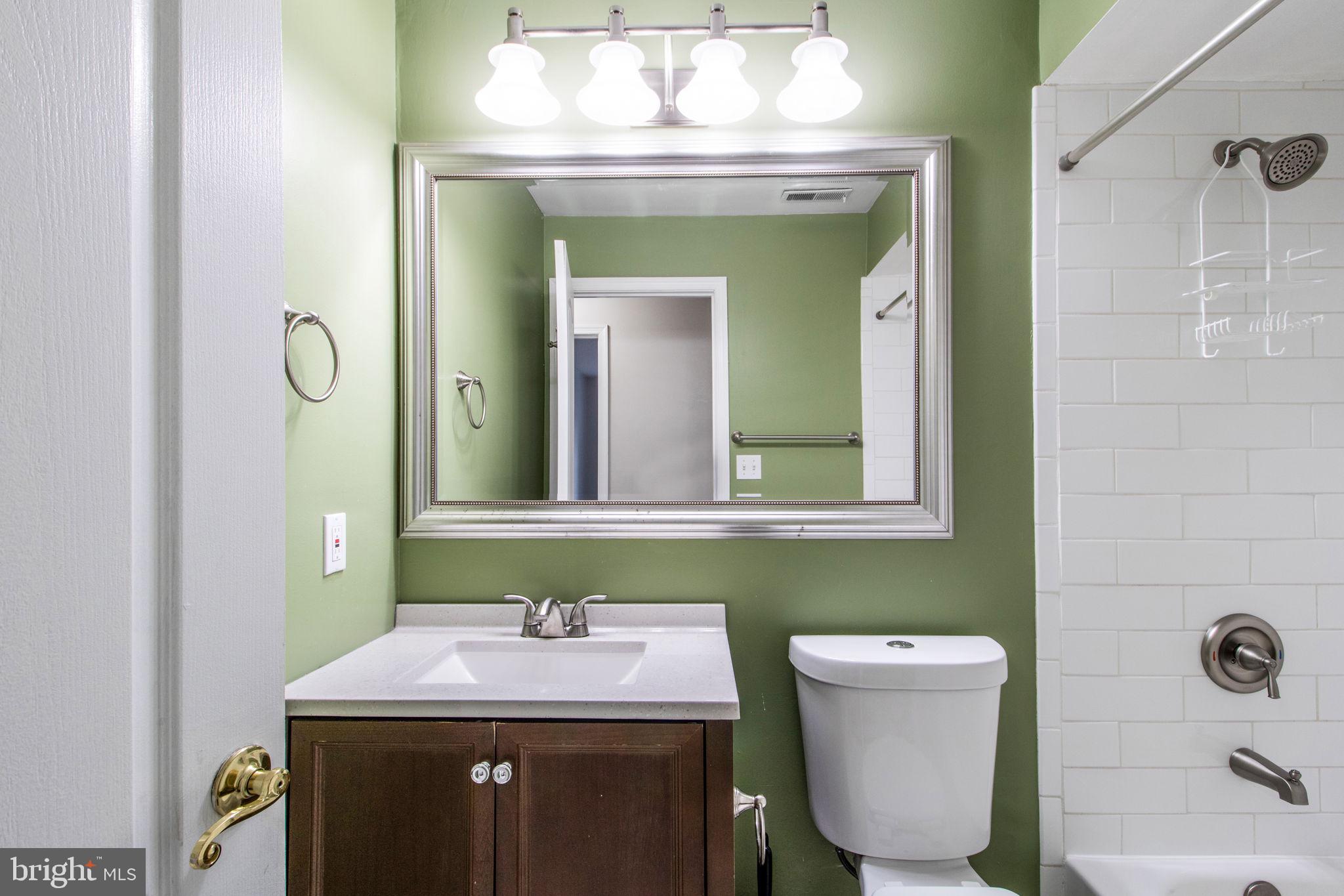 VILLAGE OF MONTGOMERY RUN - Residential Lease