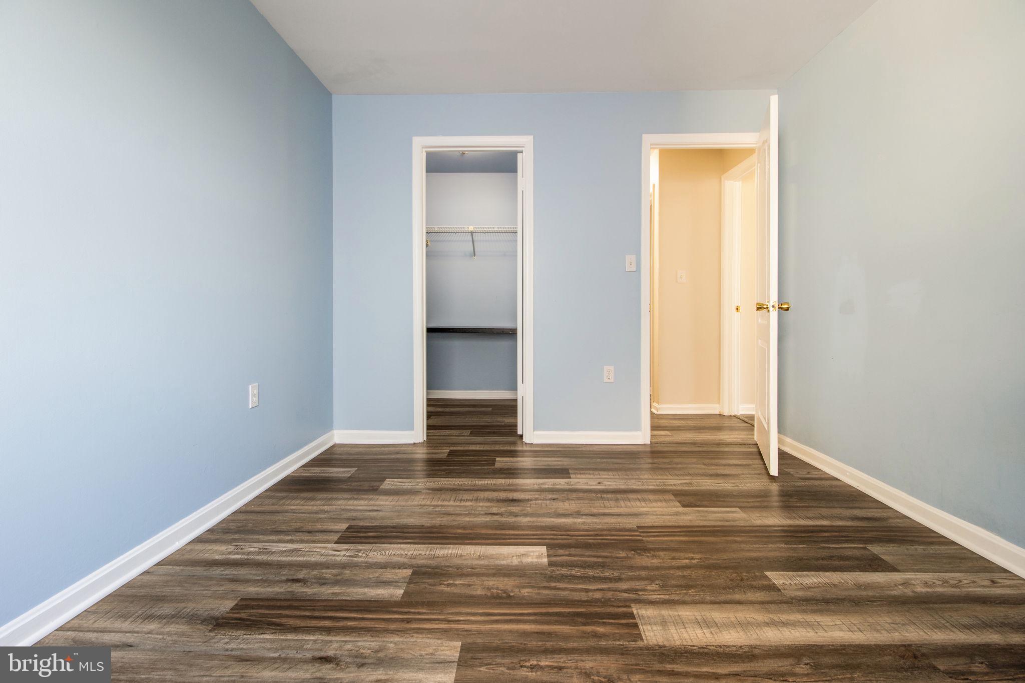 VILLAGE OF MONTGOMERY RUN - Residential Lease