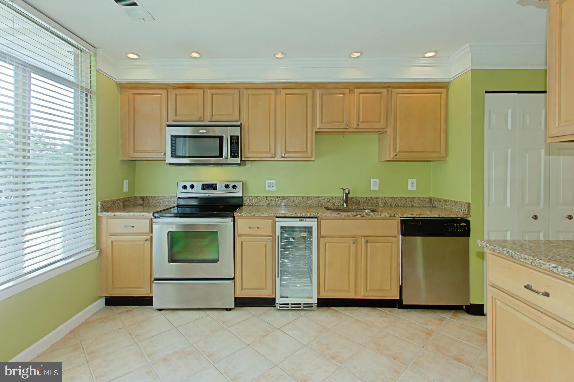 SOUTHAMPTON - Residential Lease