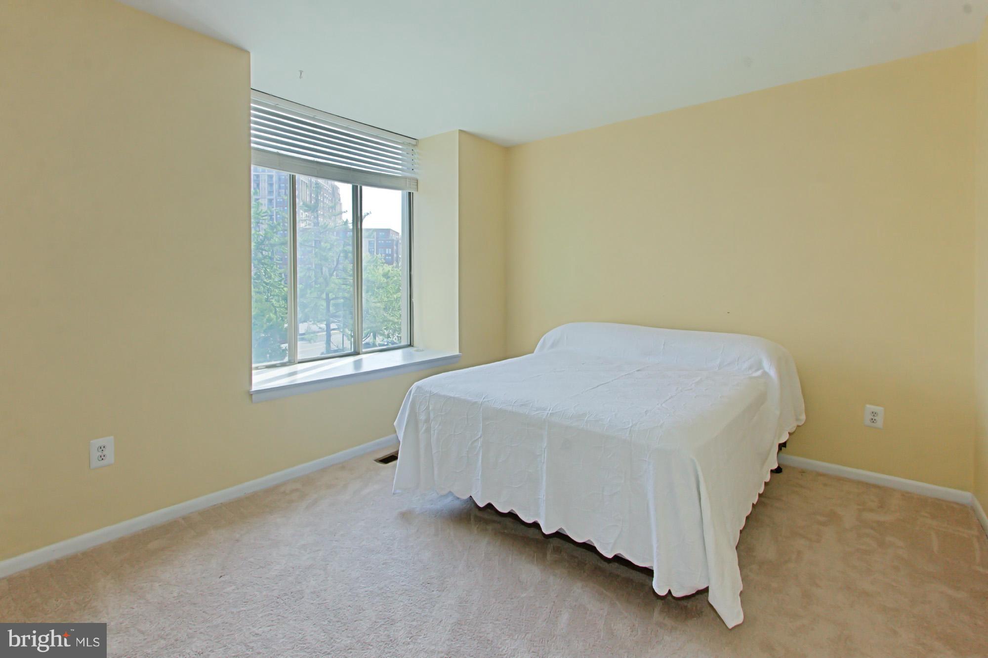 SOUTHAMPTON - Residential Lease