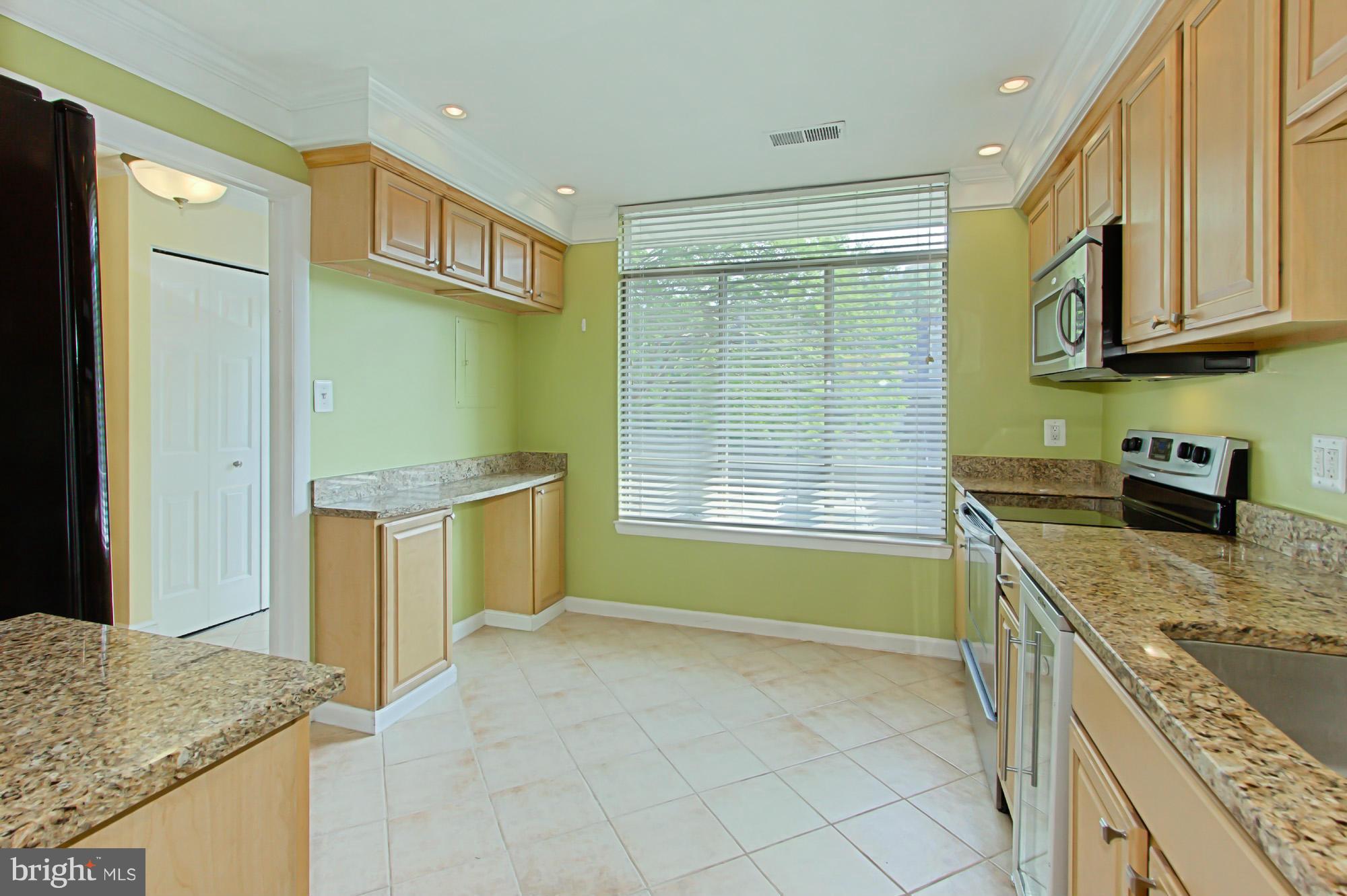 SOUTHAMPTON - Residential Lease