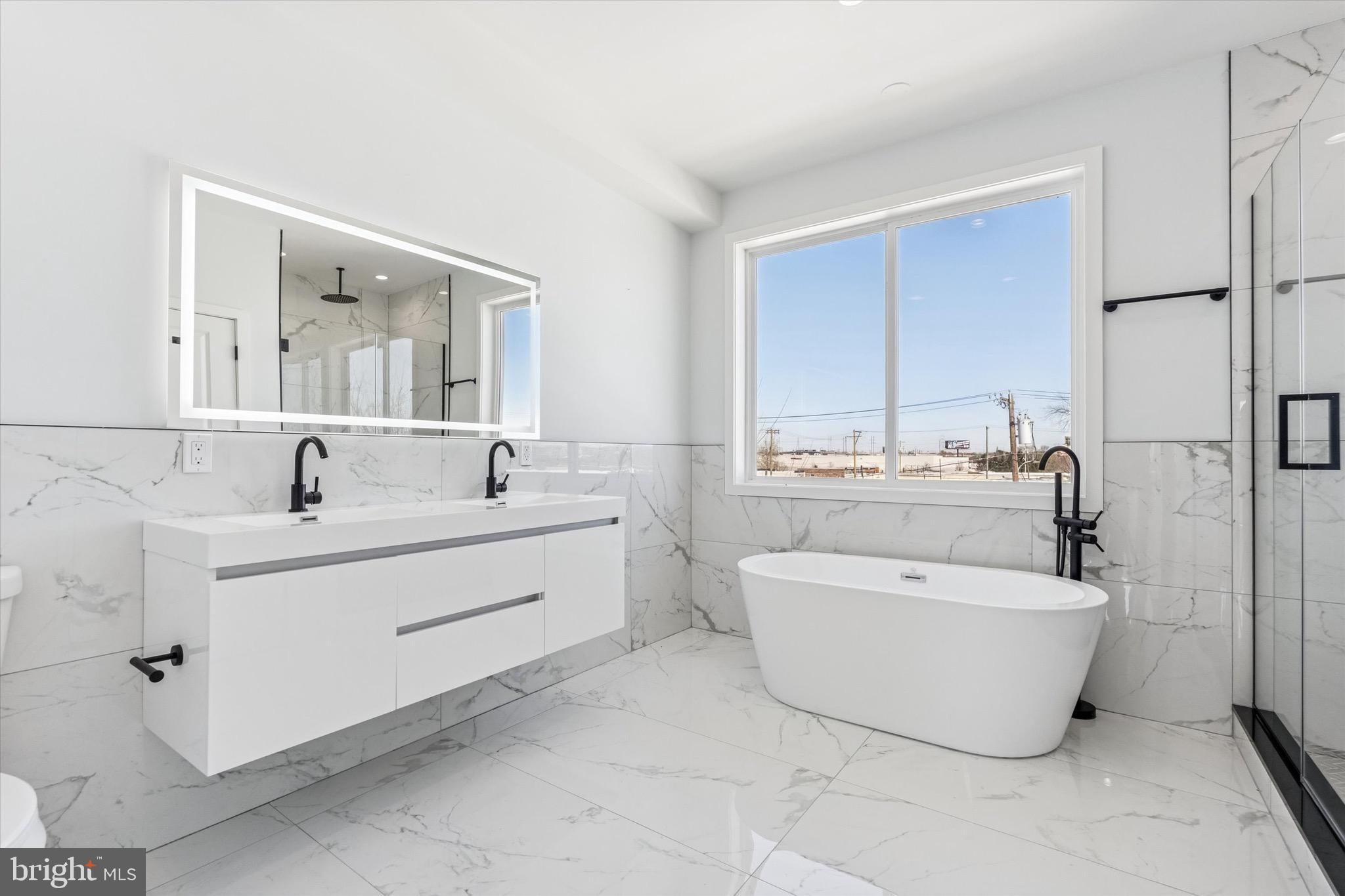 PORT RICHMOND - Residential