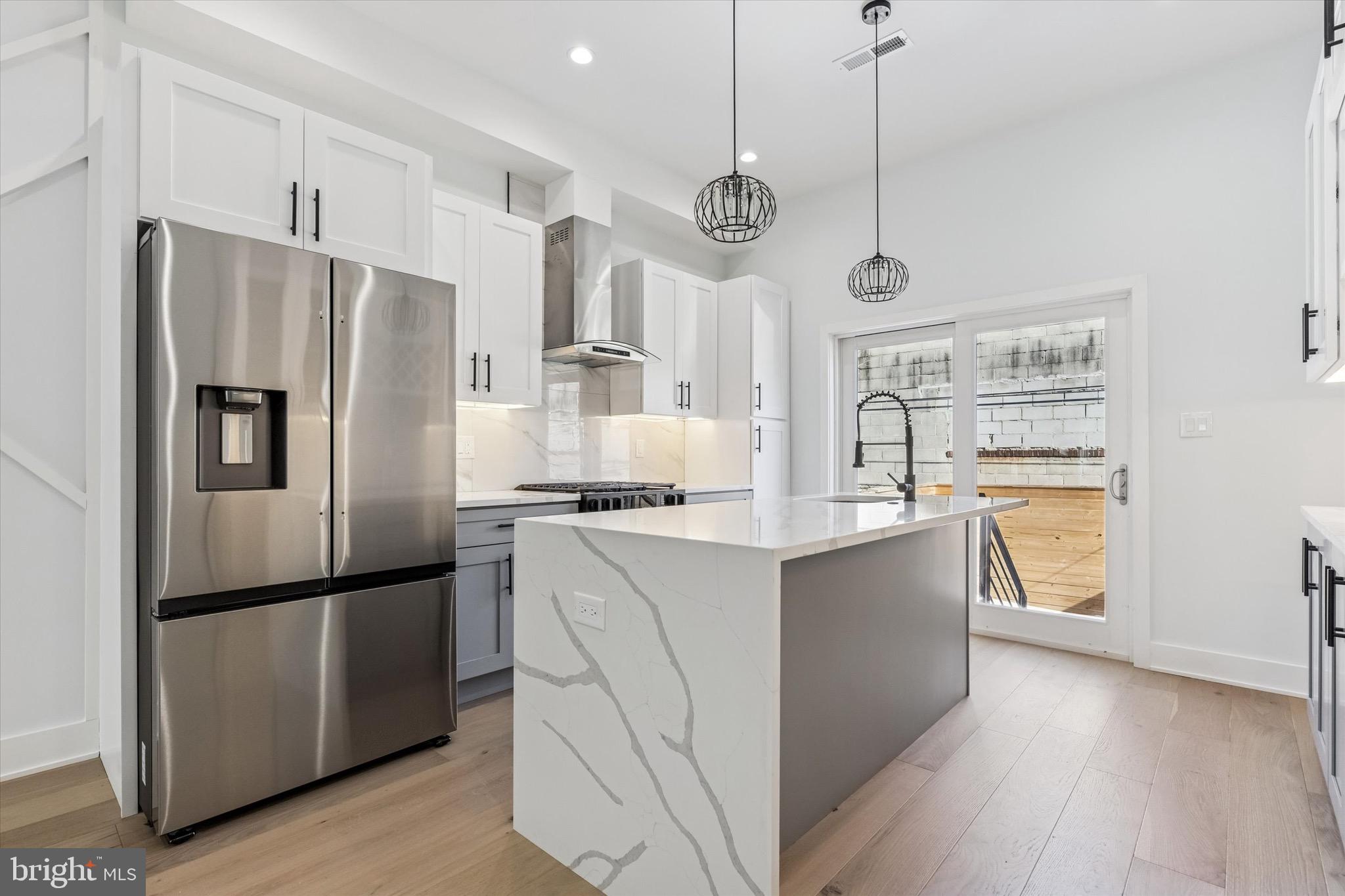 PORT RICHMOND - Residential