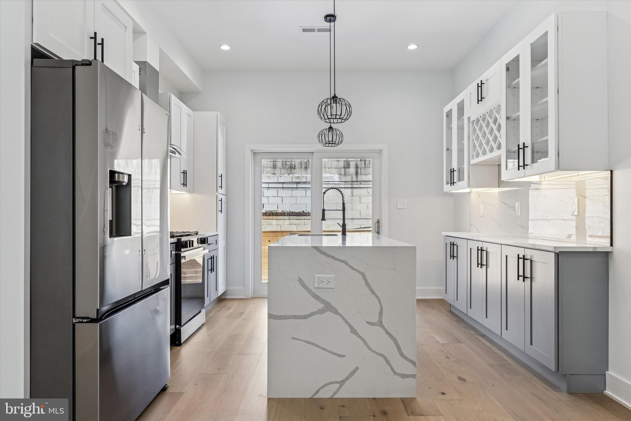 PORT RICHMOND - Residential