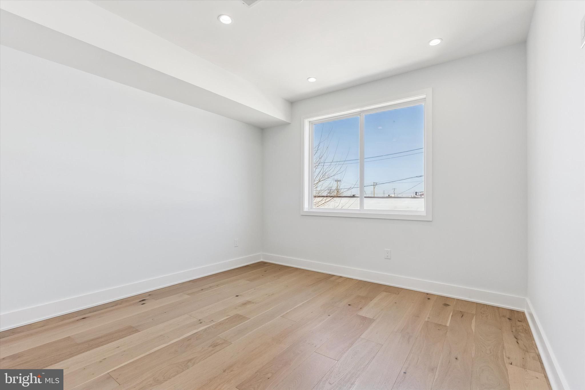 PORT RICHMOND - Residential