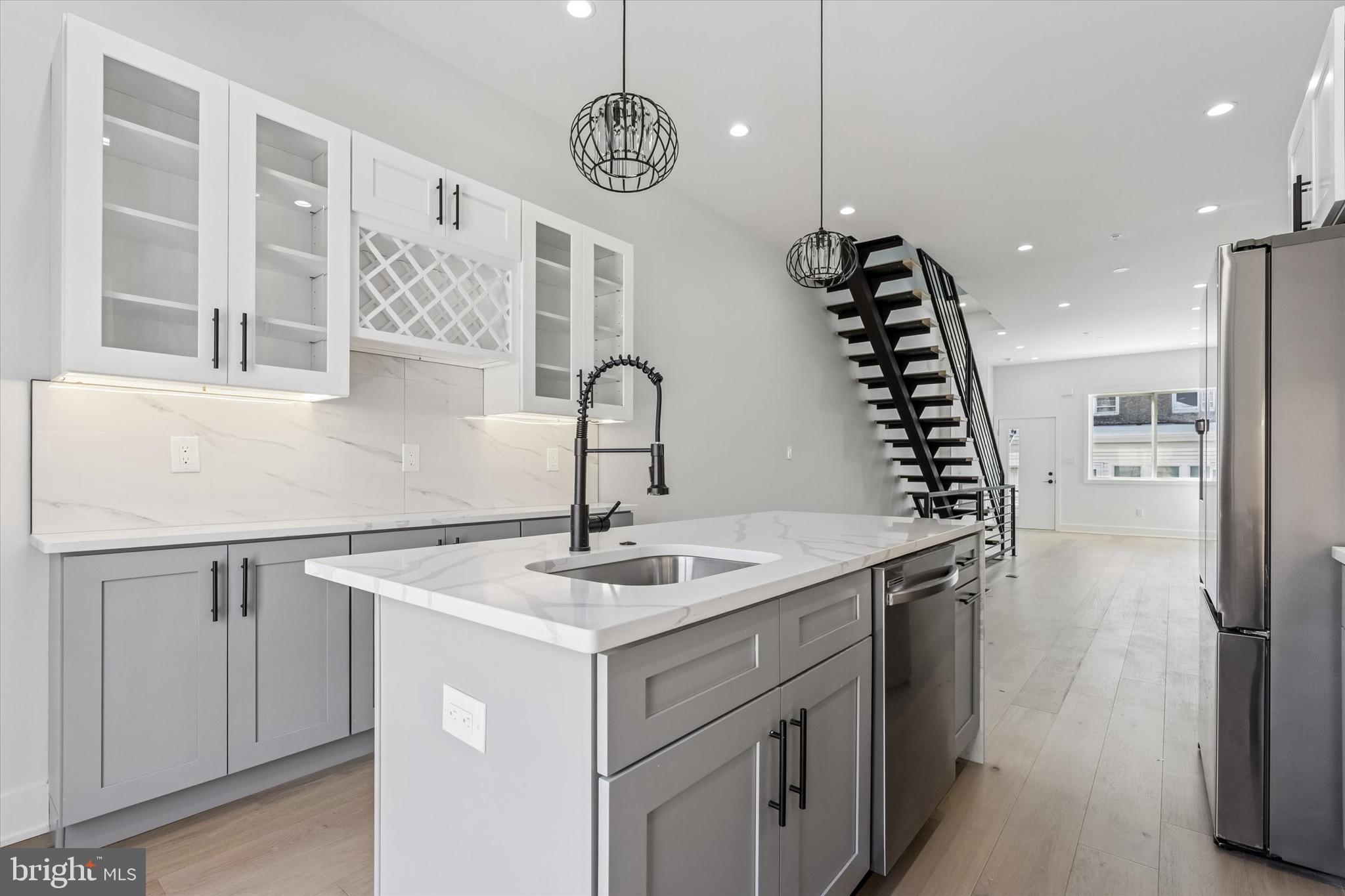 PORT RICHMOND - Residential