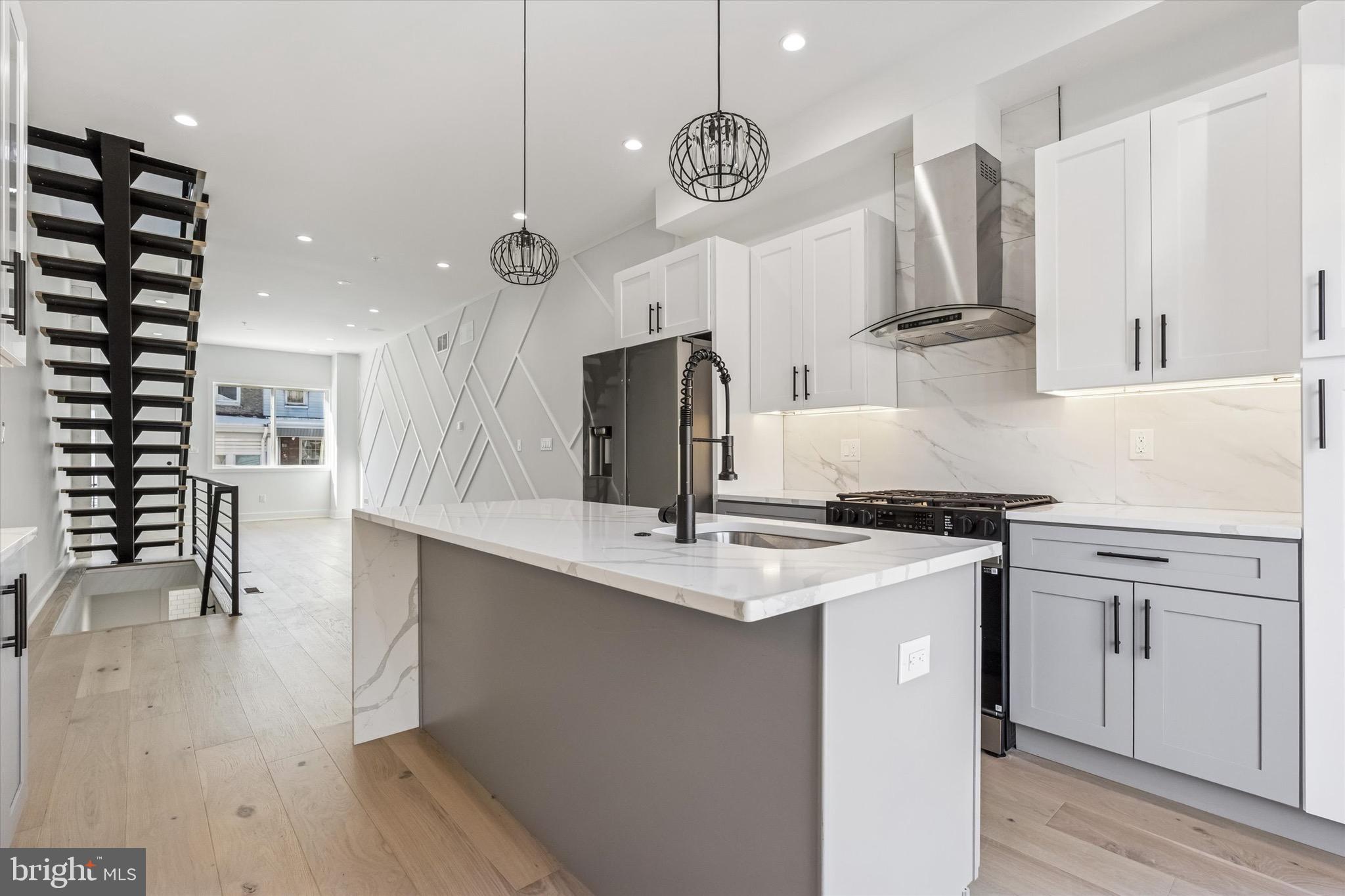 PORT RICHMOND - Residential