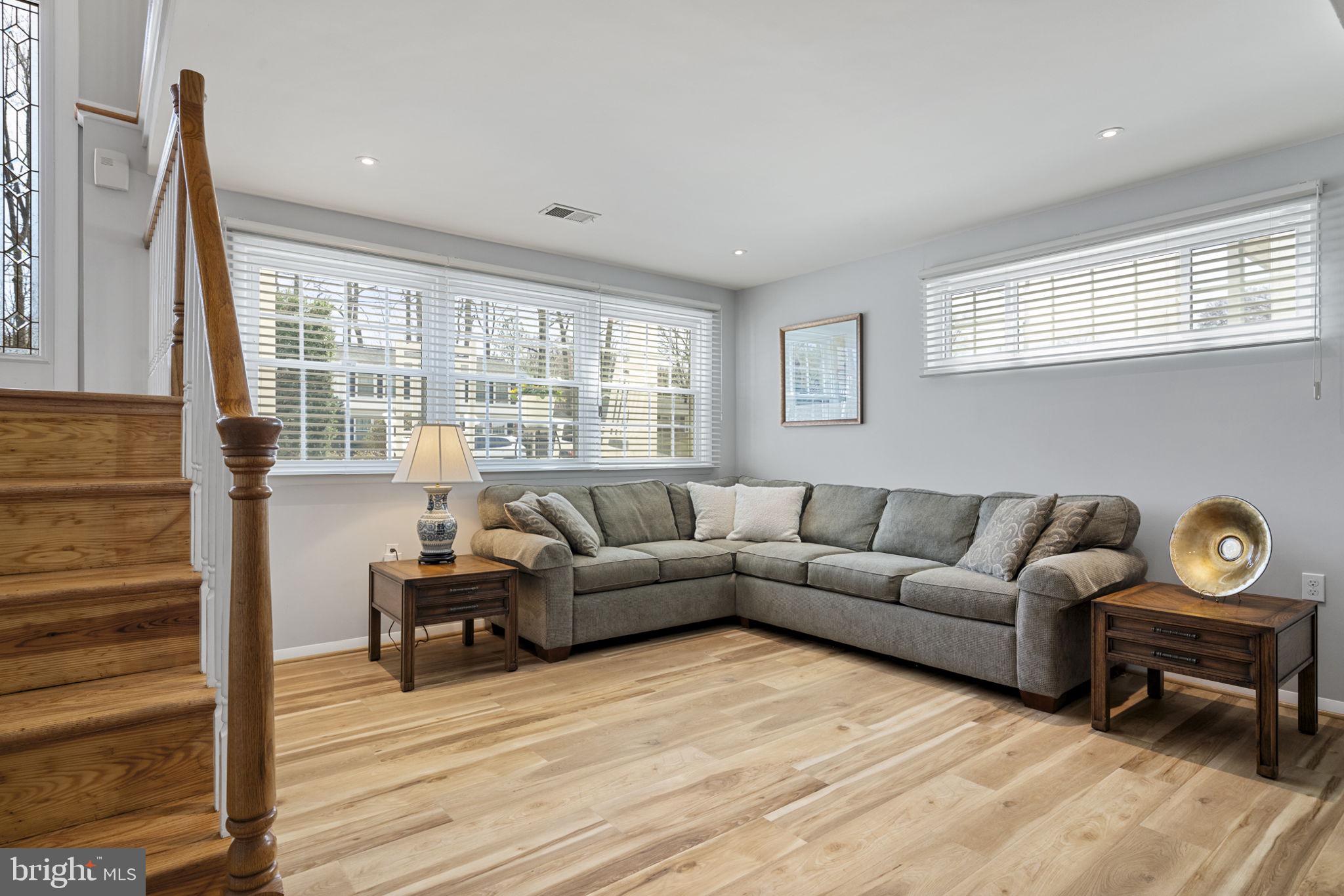 CANTERBURY WOODS - Residential