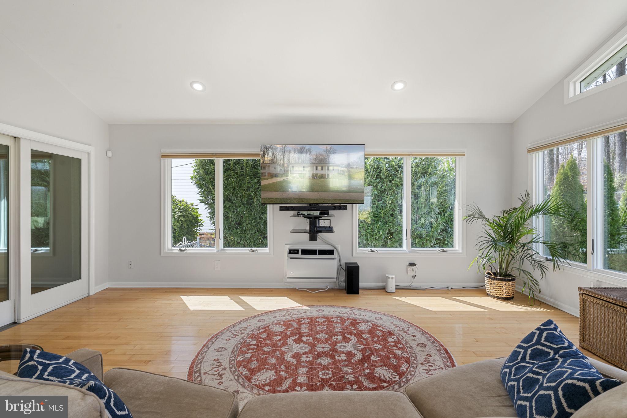 CANTERBURY WOODS - Residential