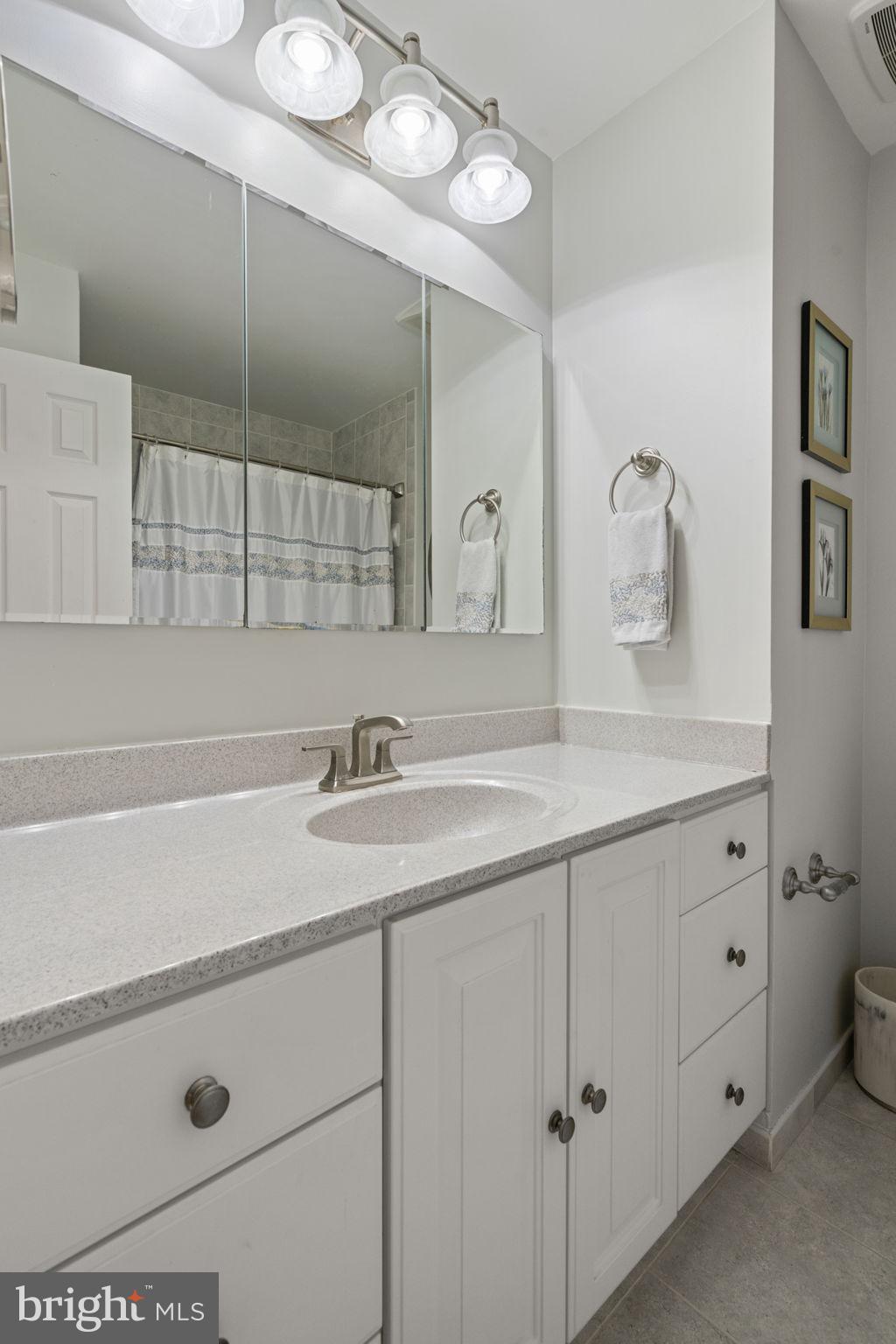 CANTERBURY WOODS - Residential