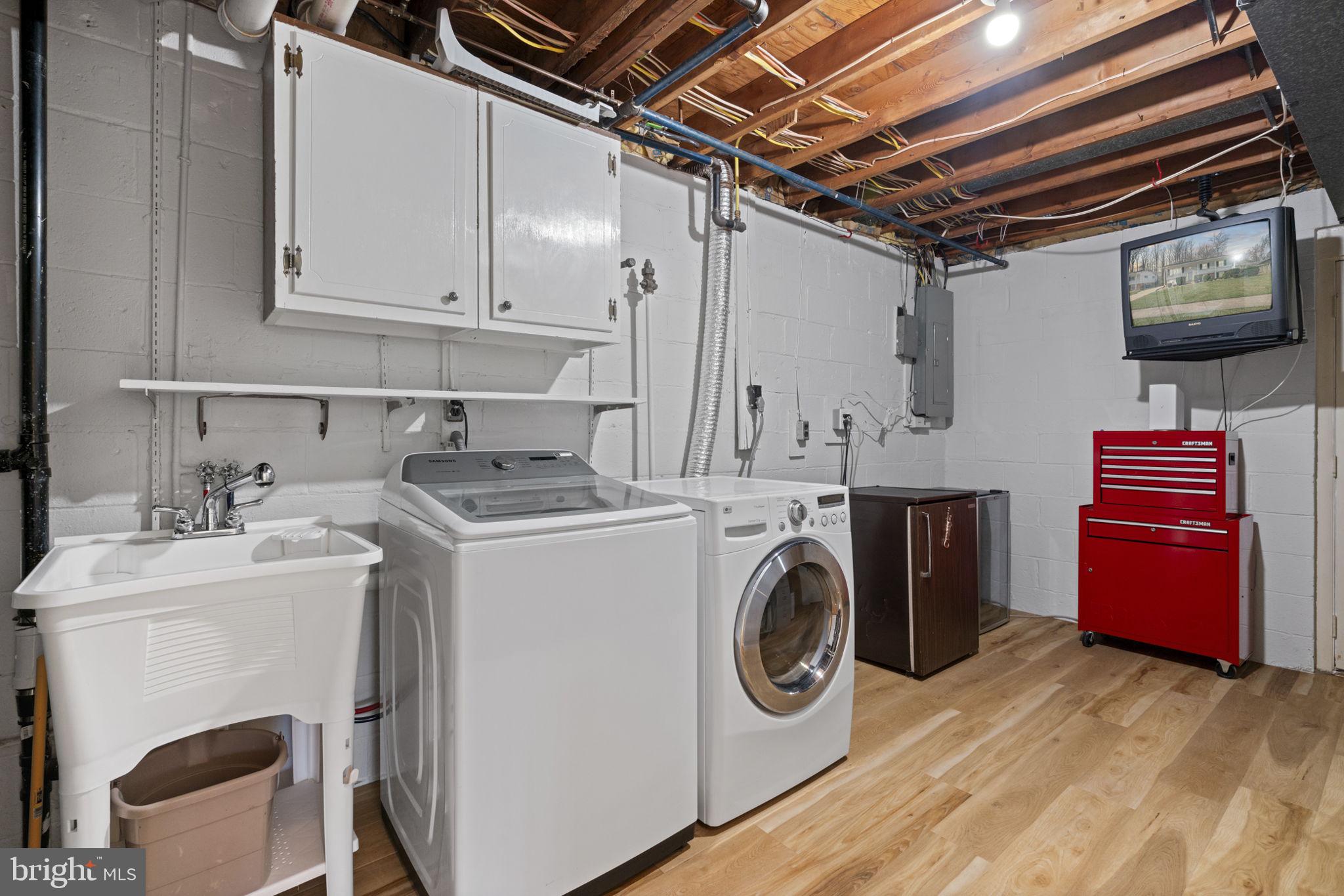 CANTERBURY WOODS - Residential