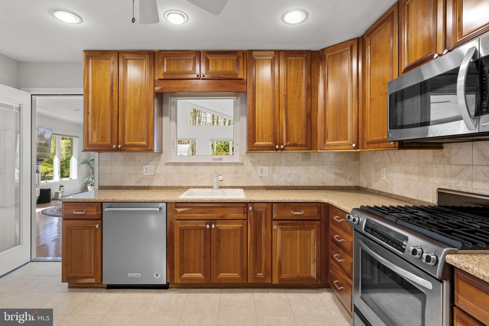 CANTERBURY WOODS - Residential