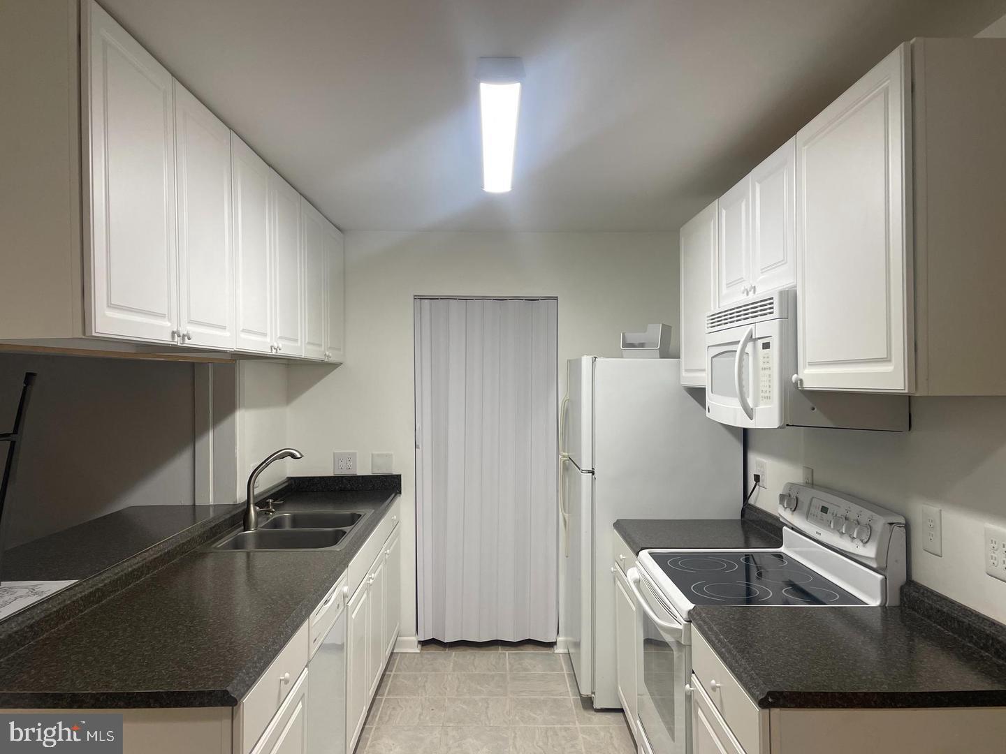 LAKE CAROLINE - Residential Lease