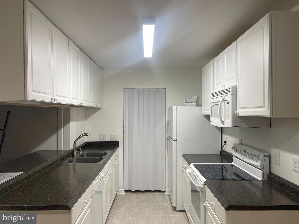 Photo of 710 Annapolis Drive, RUTHER GLEN, VA 22546 (MLS # VACV2008604)