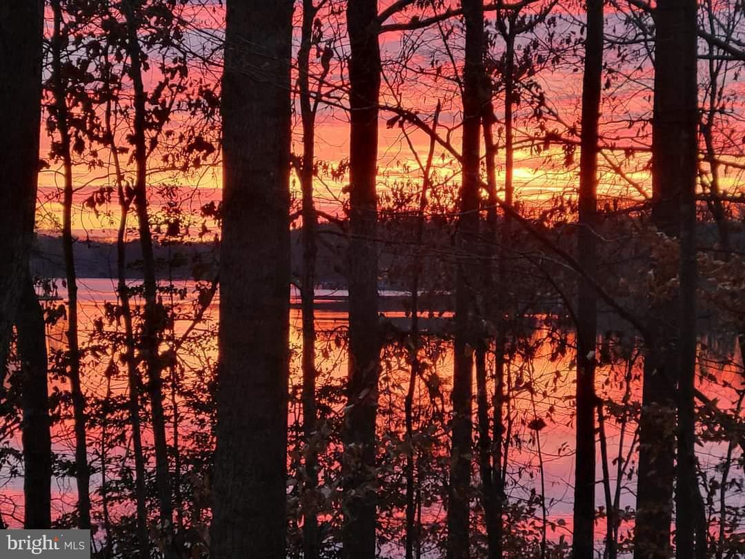 LAKE CAROLINE - Residential Lease