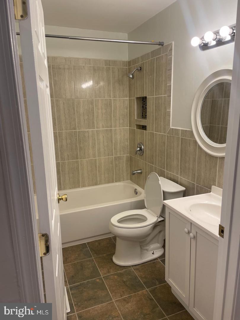 LAKE CAROLINE - Residential Lease