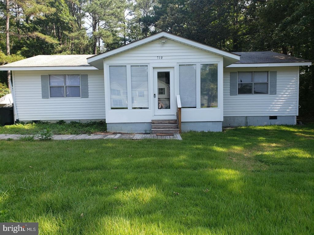 Photo of 710 Annapolis Drive, RUTHER GLEN, VA 22546 (MLS # VACV2008604)